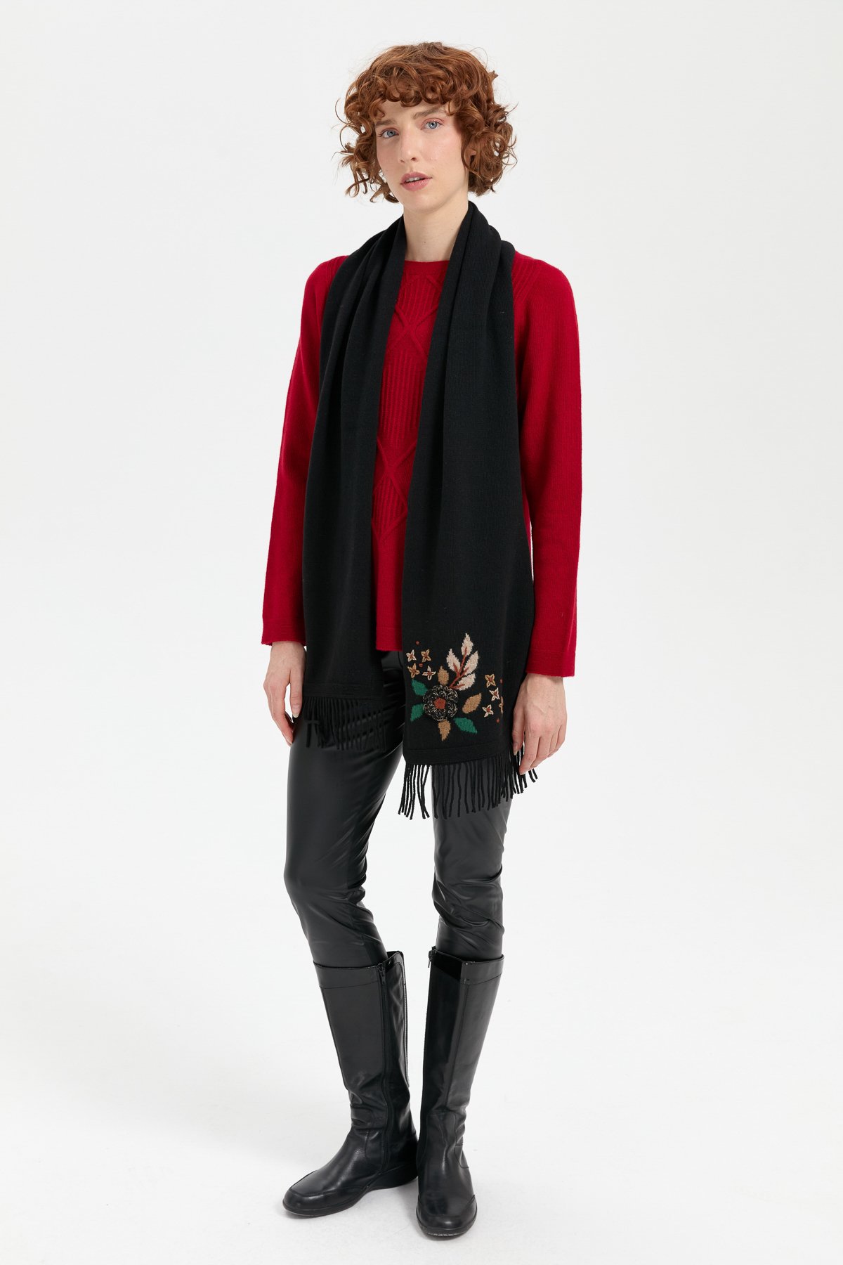 24027Kadın Papatya İşlemeli Püsküllü Yün Kaşkol Siyah