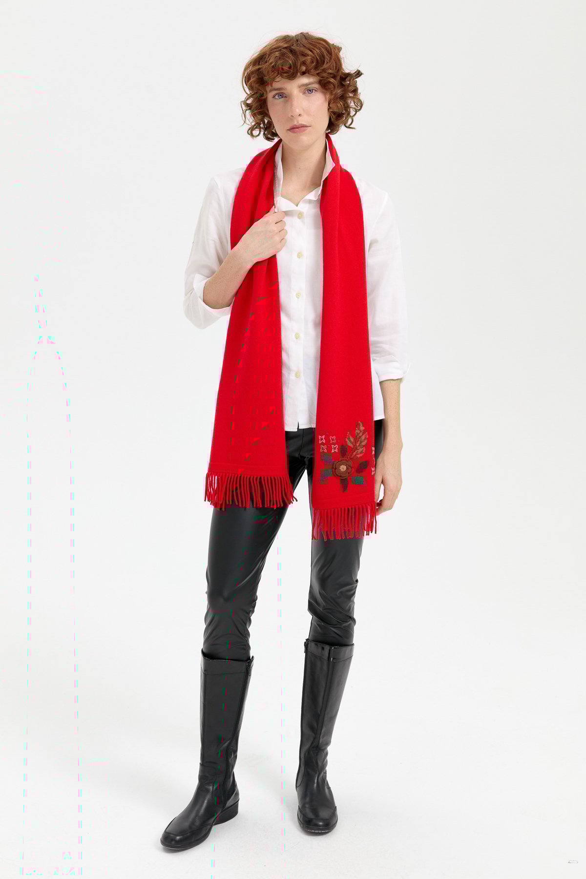 24027Kadın Papatya İşlemeli Püsküllü Yün Kaşkol Mercan