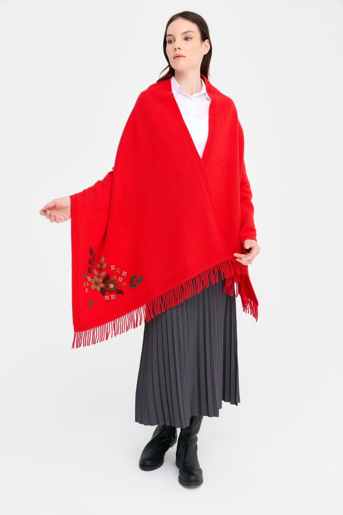 24028Kadın Papatya İşlemeli Püsküllü Yün Şal Mercan