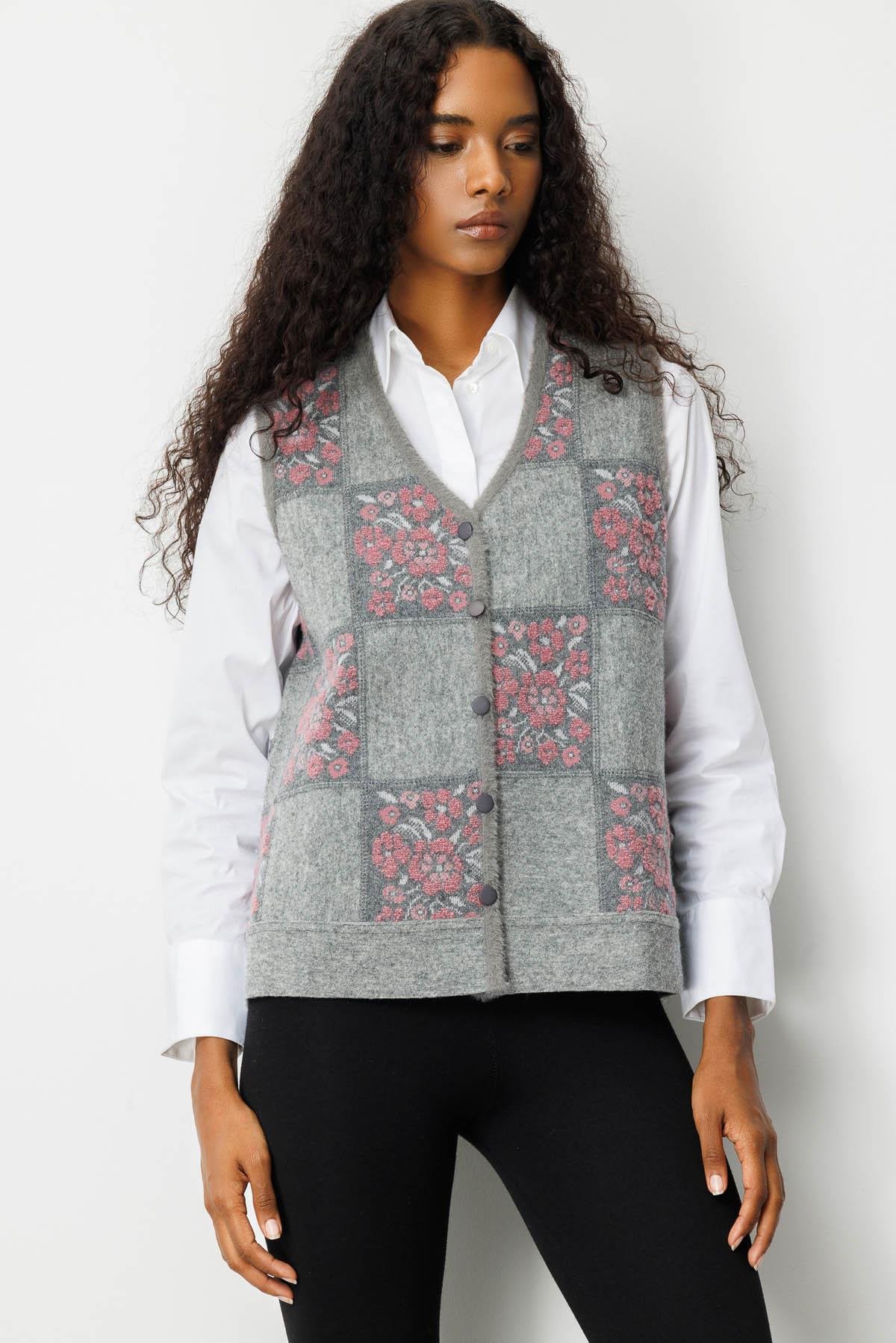 24084Kadın Pıtırcık Çiçekli Patchwork Keçe Yün Yelek Y.Füme_Y.G.Kurusu