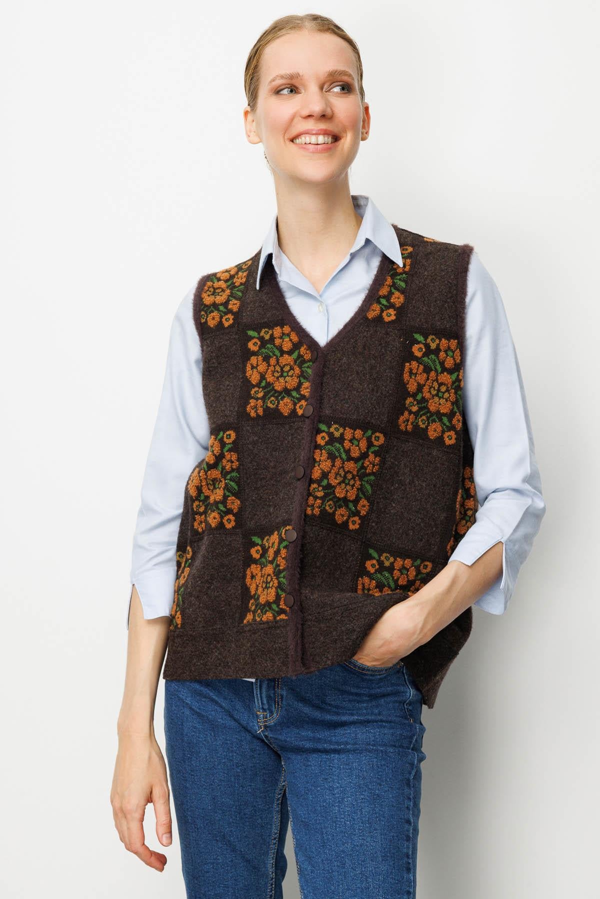 24084Kadın Pıtırcık Çiçekli Patchwork Keçe Yün Yelek K.Kahve_Tarçın