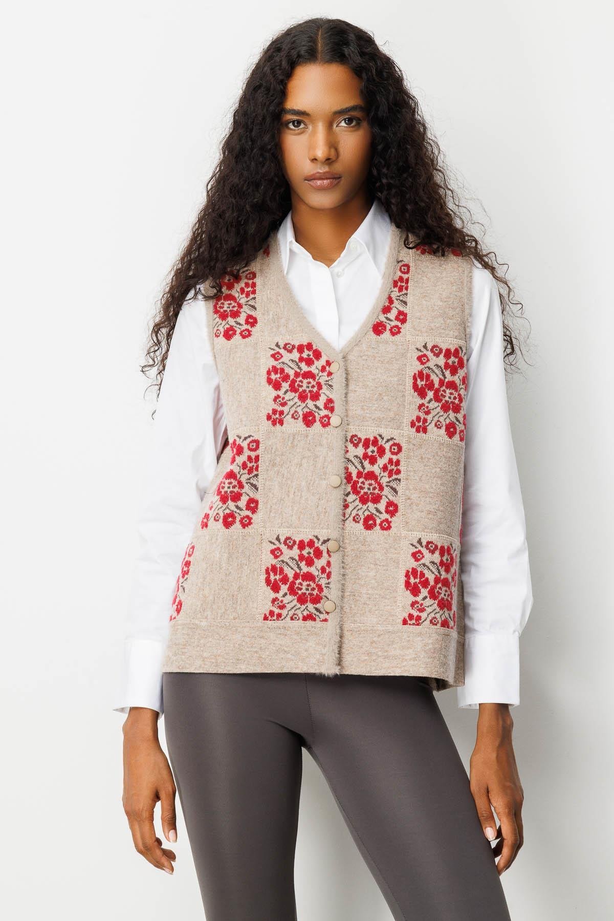 24084Kadın Pıtırcık Çiçekli Patchwork Keçe Yün Yelek Bej_Kırmızı