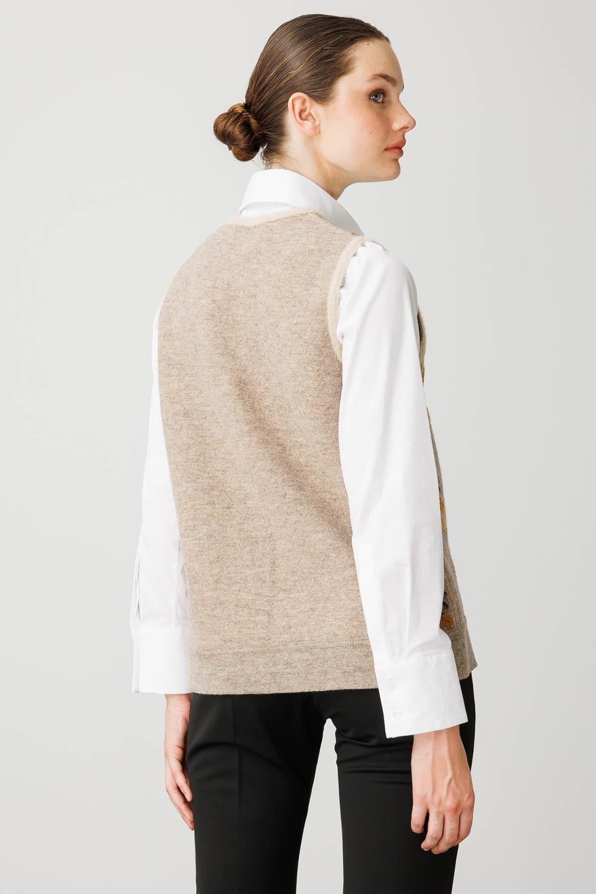 24084Kadın Pıtırcık Çiçekli Patchwork Keçe Yün Yelek Bej_Hardal