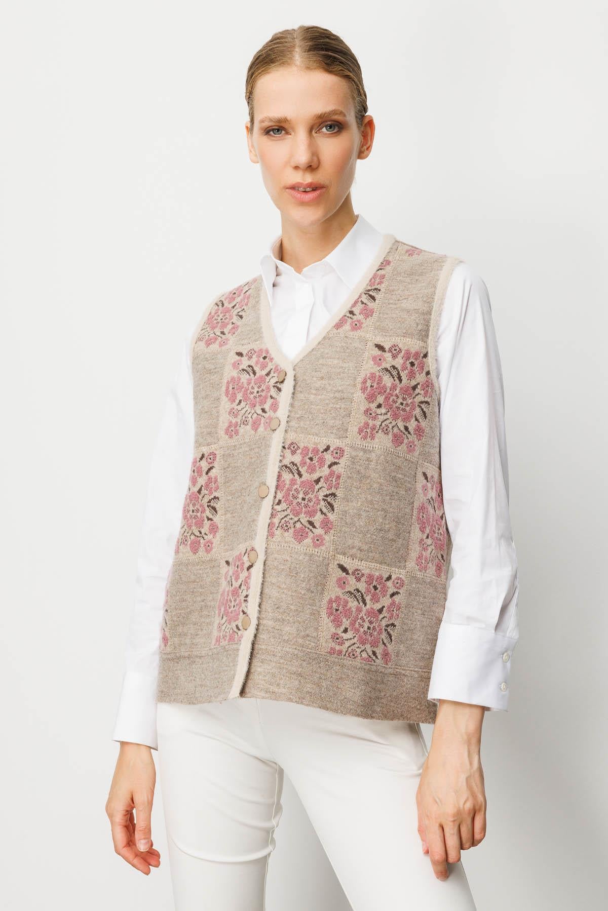 24084Kadın Pıtırcık Çiçekli Patchwork Keçe Yün Yelek Bej_Y.G..Kurusu