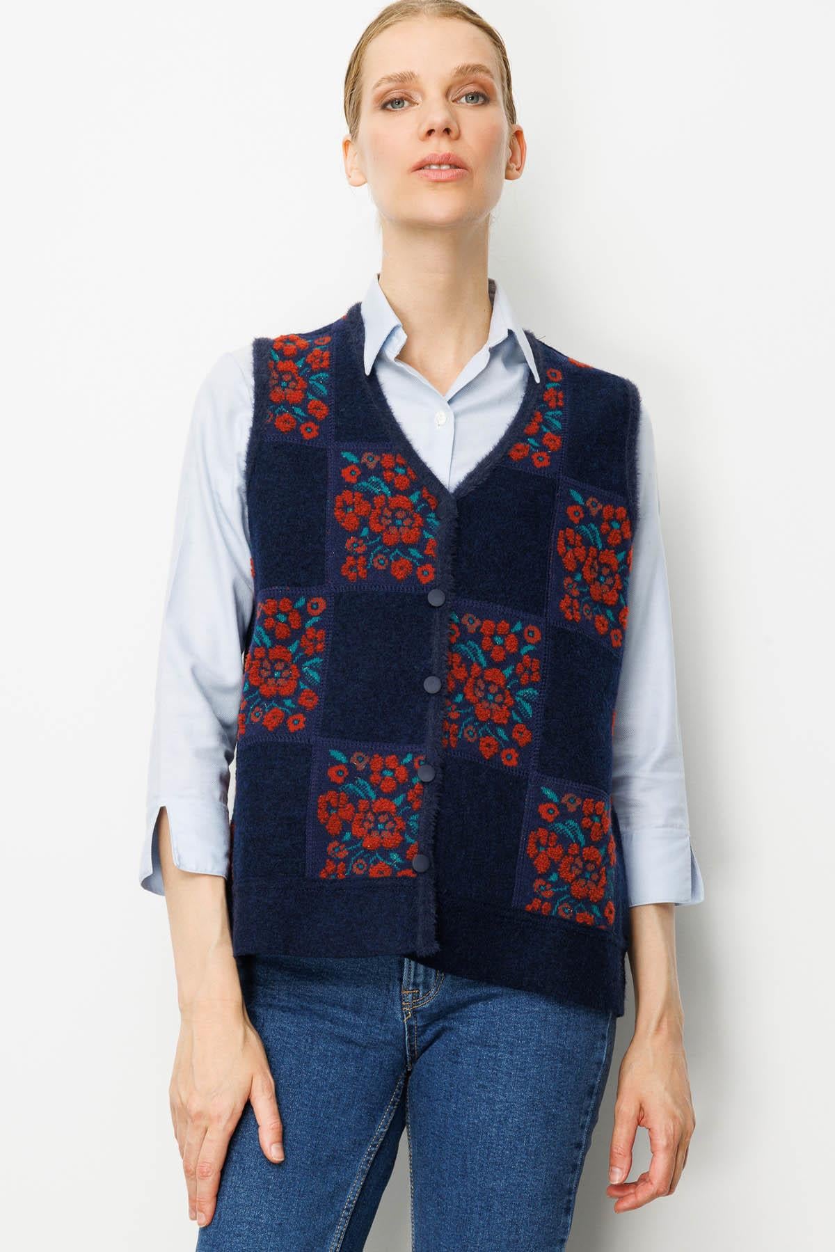 24084Kadın Pıtırcık Çiçekli Patchwork Keçe Yün Yelek K.Kiremit