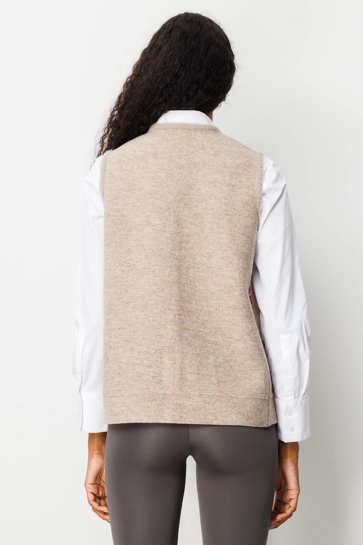 24084Kadın Pıtırcık Çiçekli Patchwork Keçe Yün Yelek Bej_Kırmızı