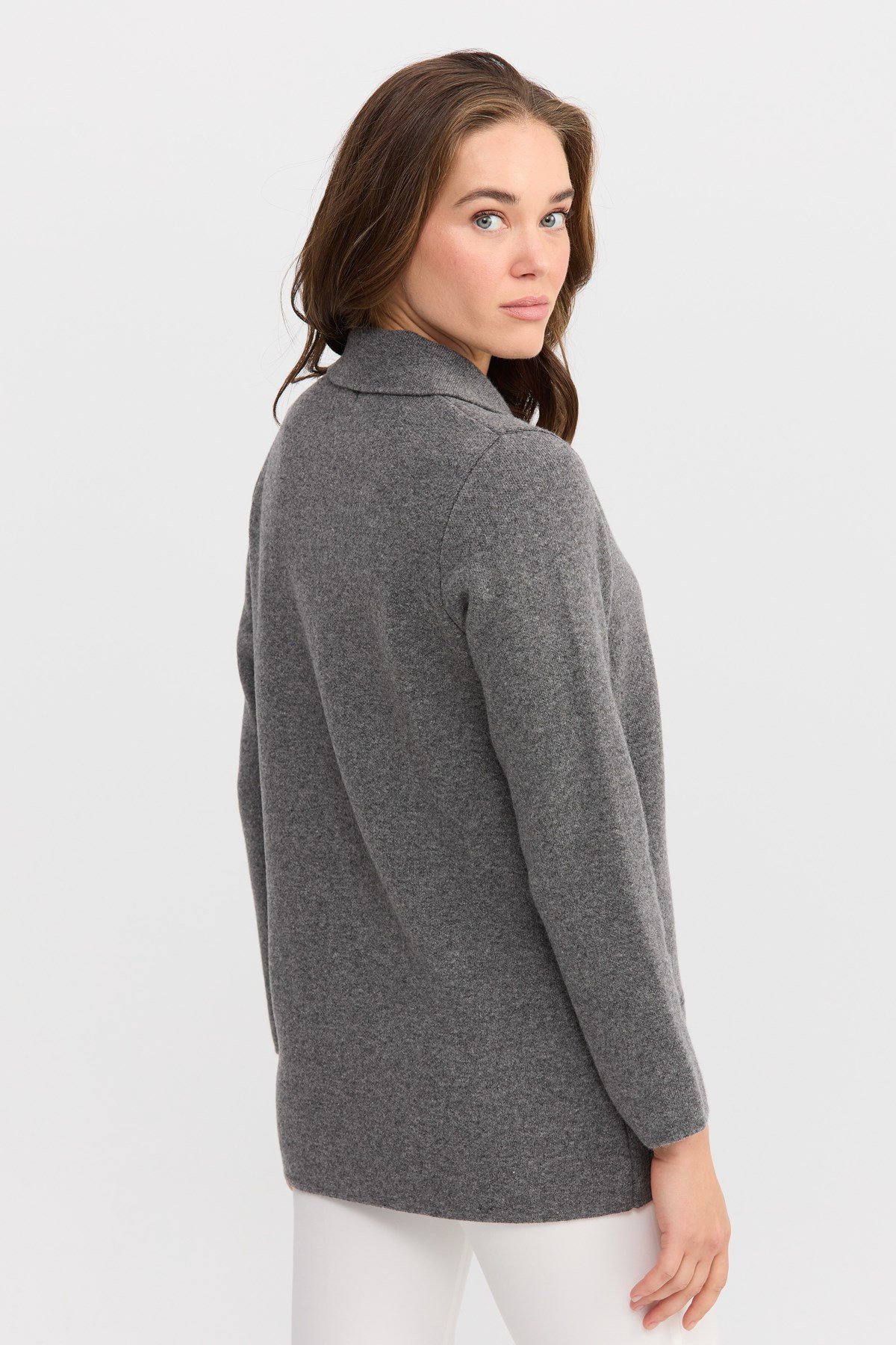 22128Kadın Polo Yaka Cebi Fermuarlı Yün Hırka Füme
