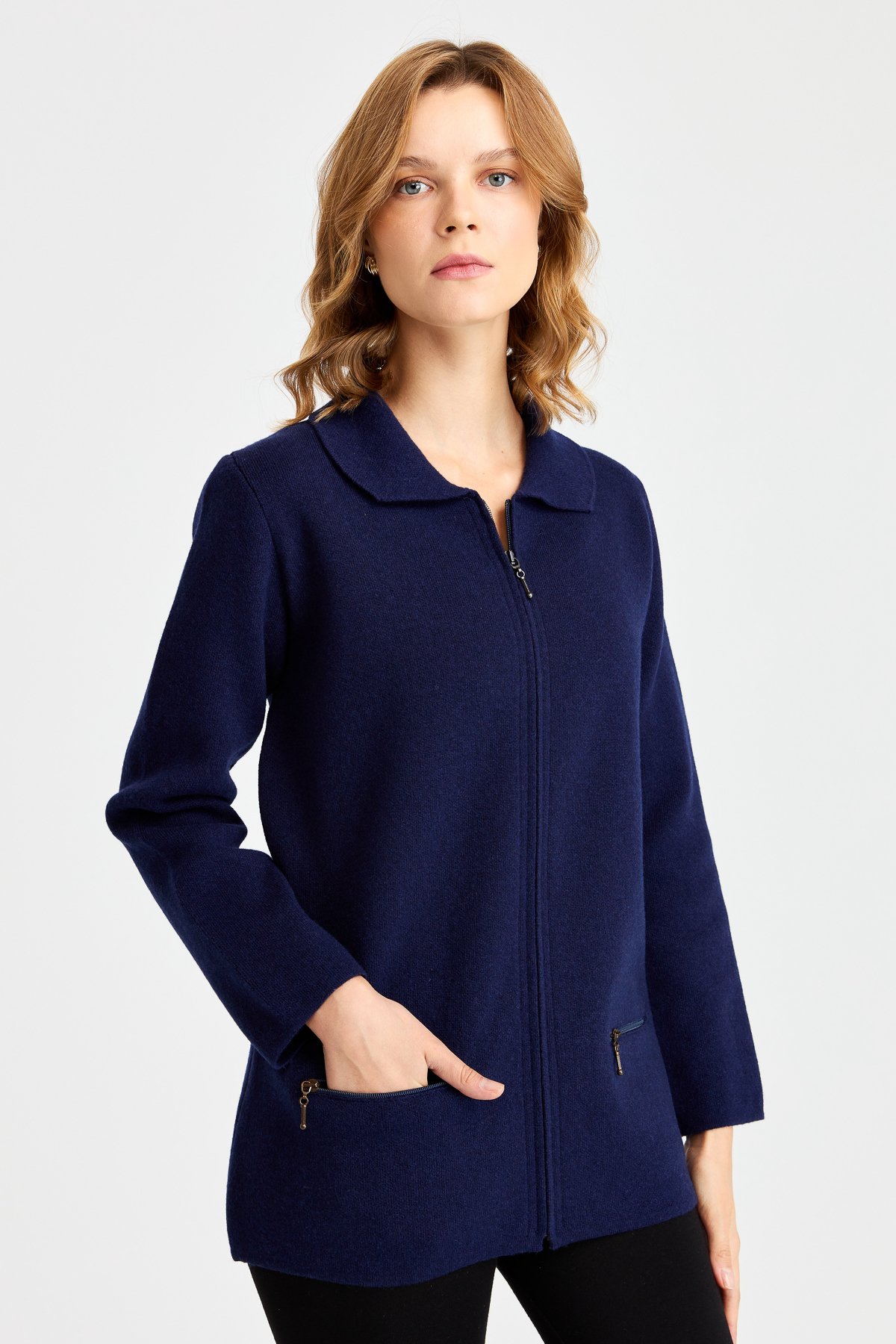 22128Женский шерстяной кардиган с вырезом поло и карманом на молнии