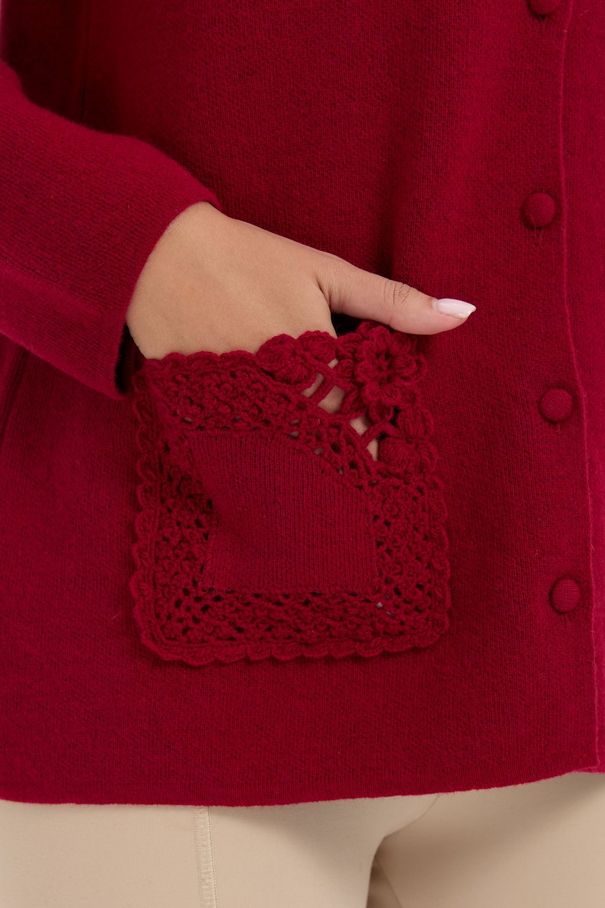 24015Kadın Polo Yaka Cebi Gül İşlemeli Kısa Yün Hırka V.Çürüğü