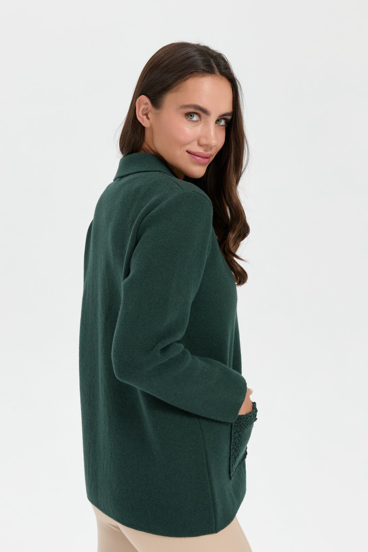 24015Kadın Polo Yaka Cebi Gül İşlemeli Kısa Yün Hırka Yeşil