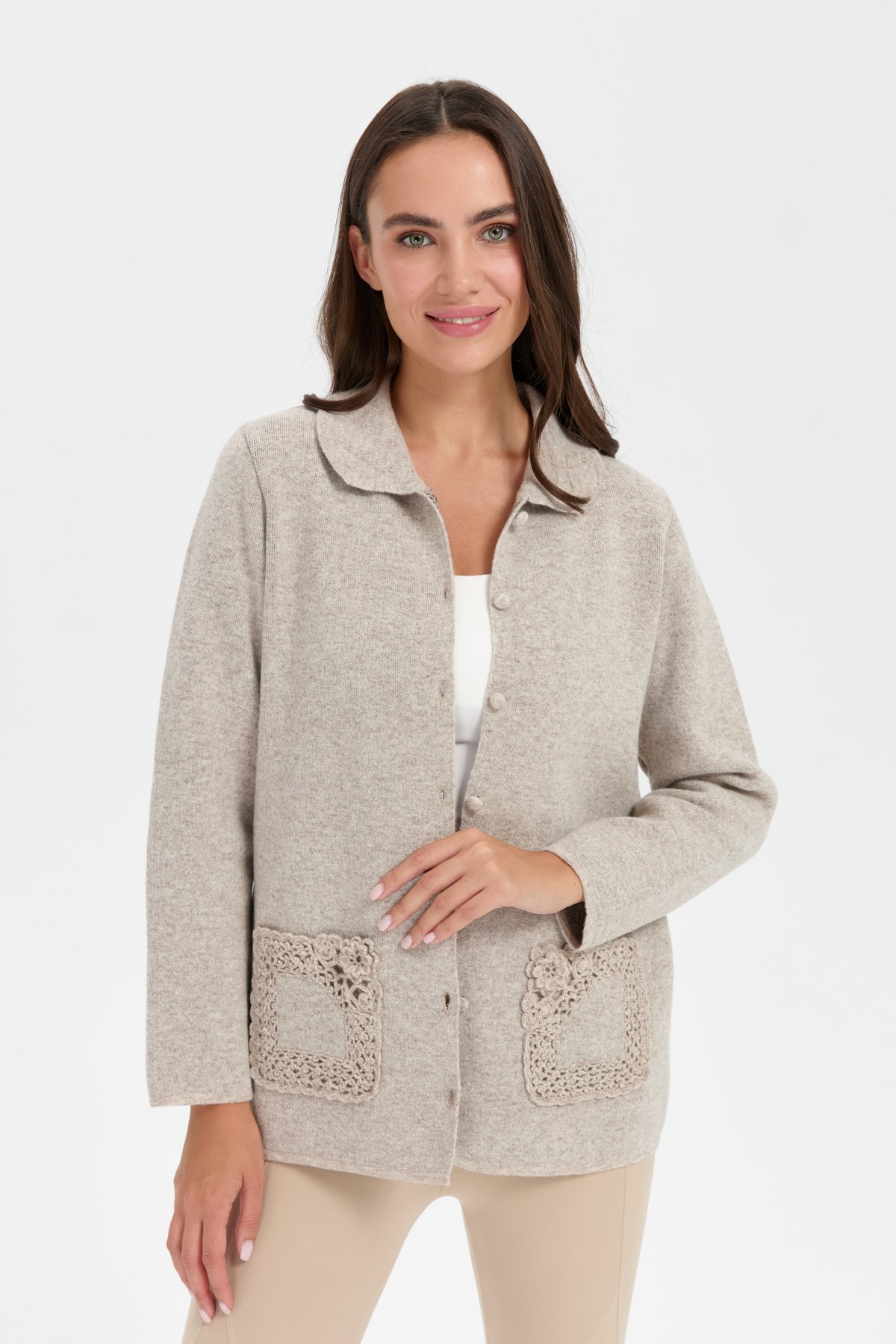 24015Kadın Polo Yaka Cebi Gül İşlemeli Kısa Yün Hırka V.Bej