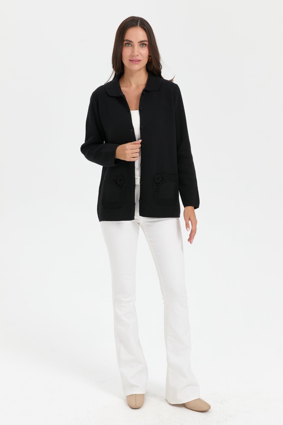 24015Kadın Polo Yaka Cebi Gül İşlemeli Kısa Yün Hırka Siyah