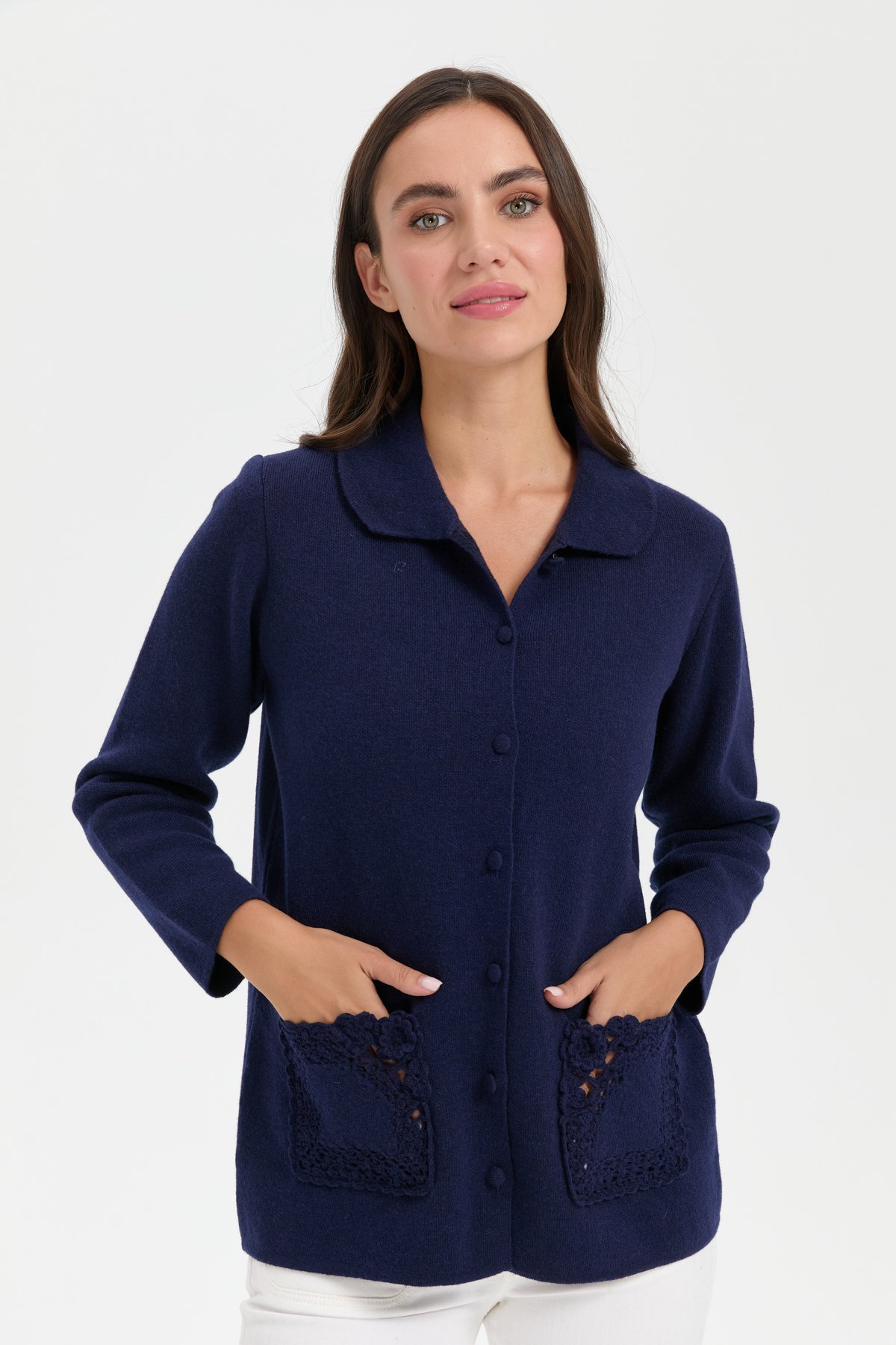 24015Kadın Polo Yaka Cebi Gül İşlemeli Kısa Yün Hırka Y.A Lacivert