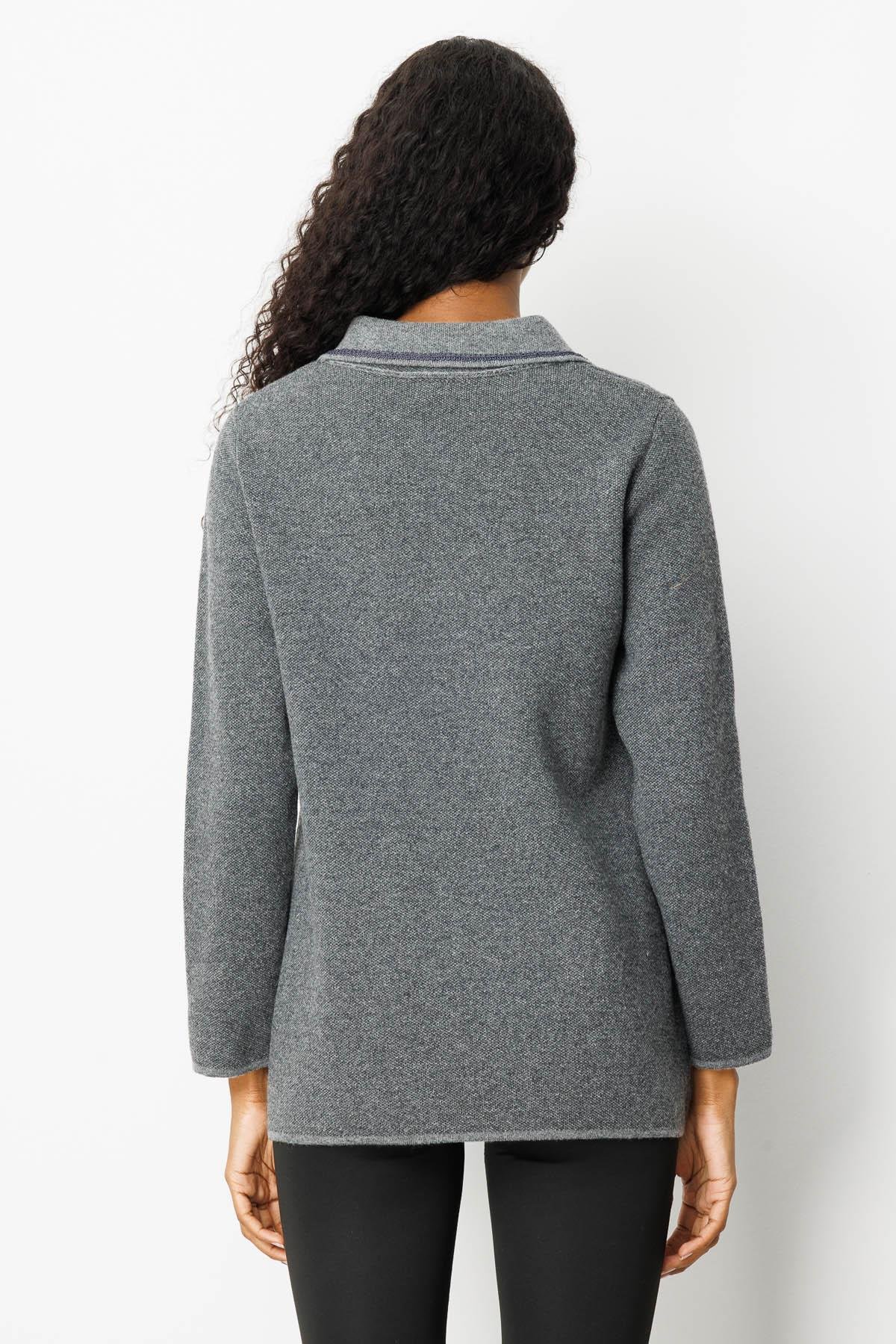 25032Kadın Polo Yaka Cebi Nakış İşlemeli Yün Hırka Füme