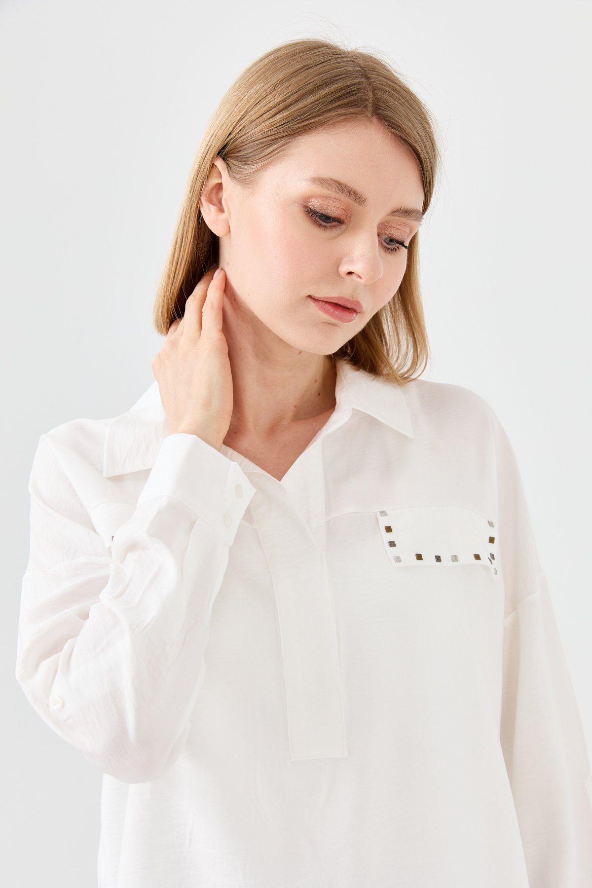 23485Kadın Polo Yaka Cepli Bluz Ekru