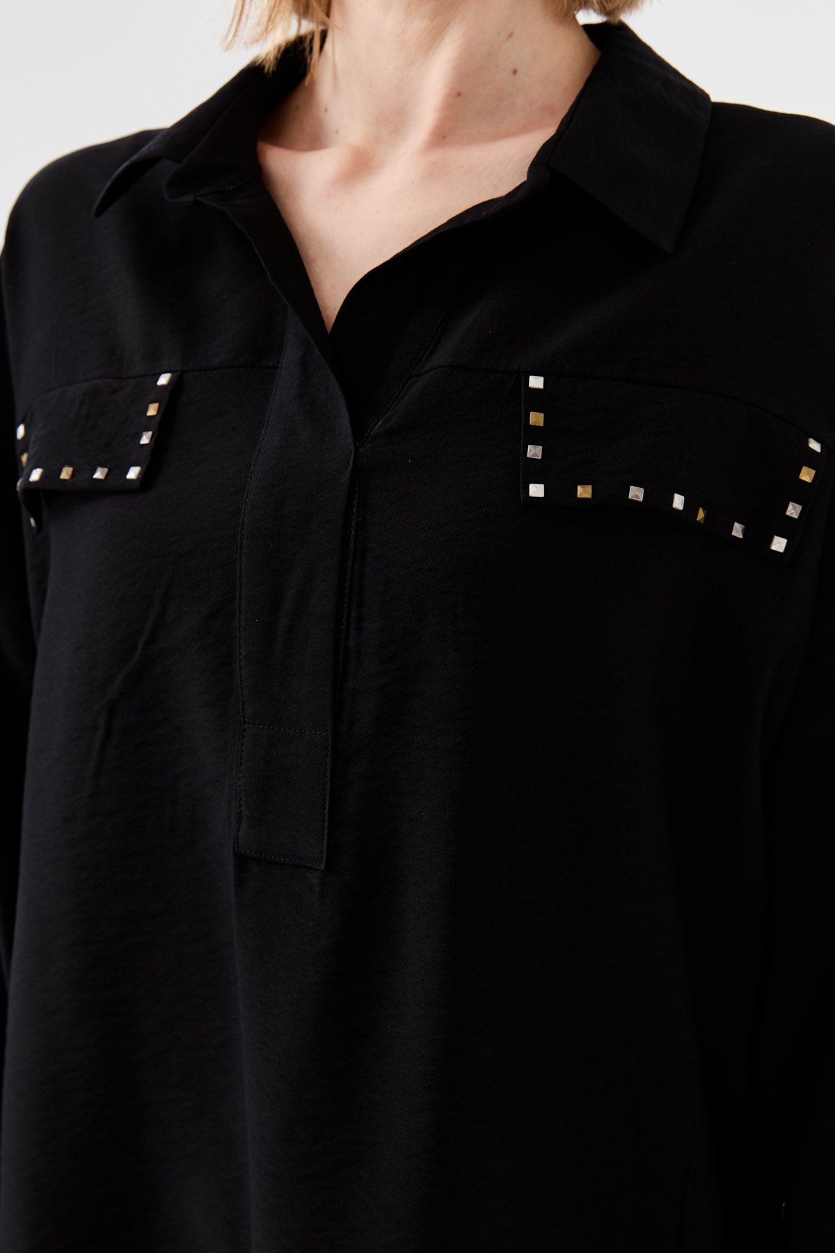 23485Kadın Polo Yaka Cepli Bluz Siyah