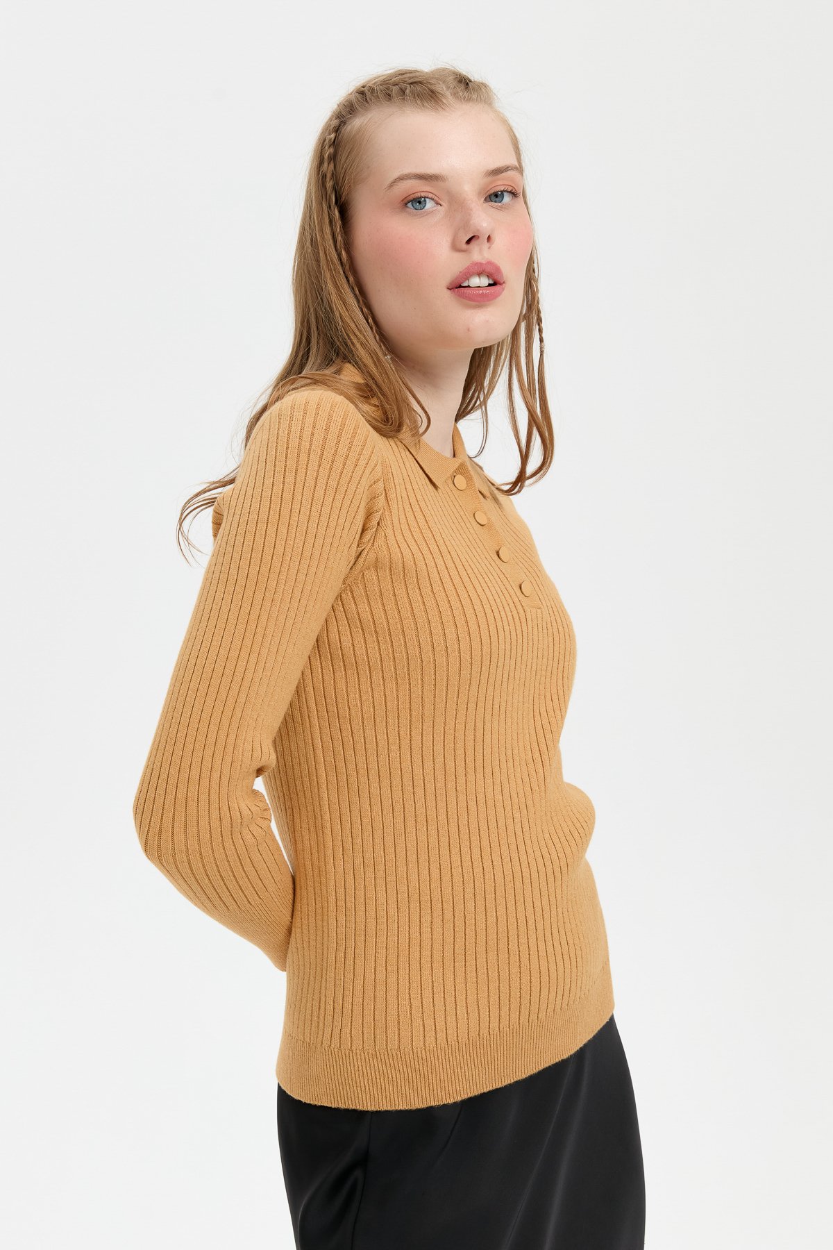 24182Kadın Polo Yaka Dikişsiz Kazak Camel