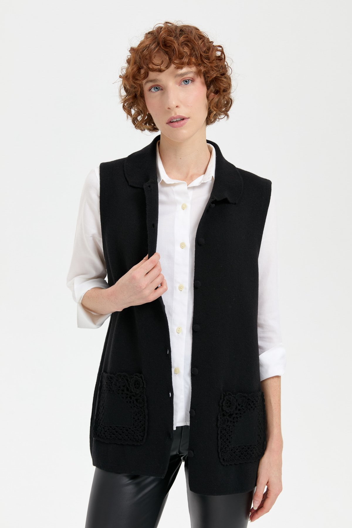 24014Kadın Polo Yaka Düğmeli Kısa Yün Yelek Siyah