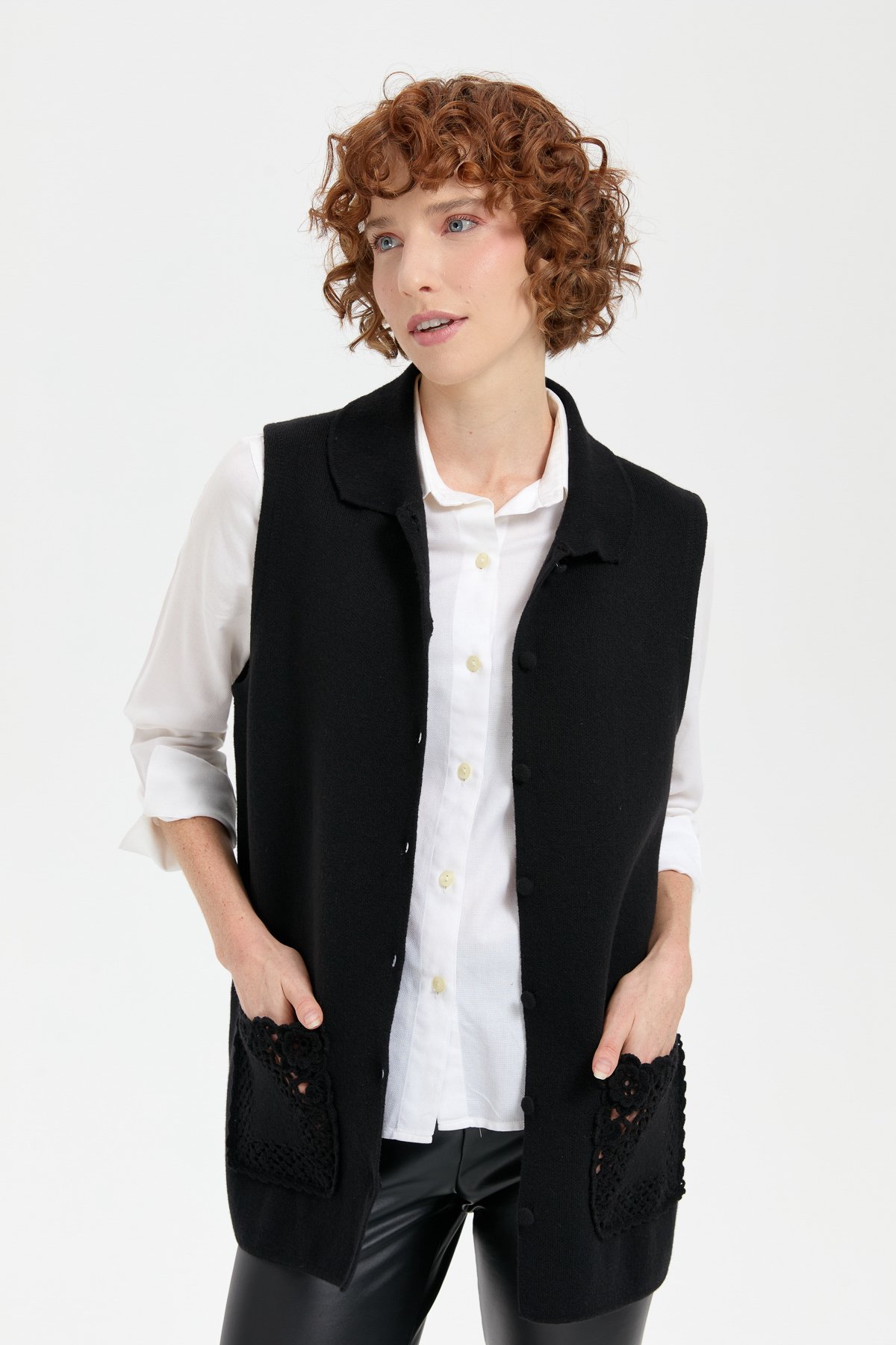 24014Kadın Polo Yaka Düğmeli Kısa Yün Yelek Siyah