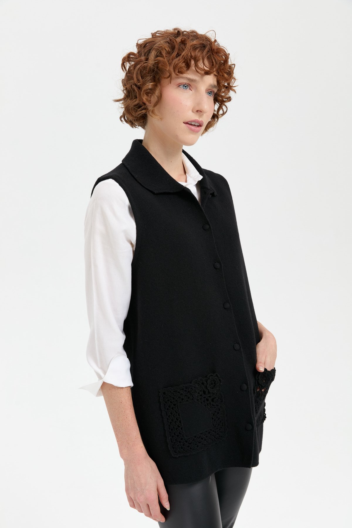 24014Kadın Polo Yaka Düğmeli Kısa Yün Yelek Siyah