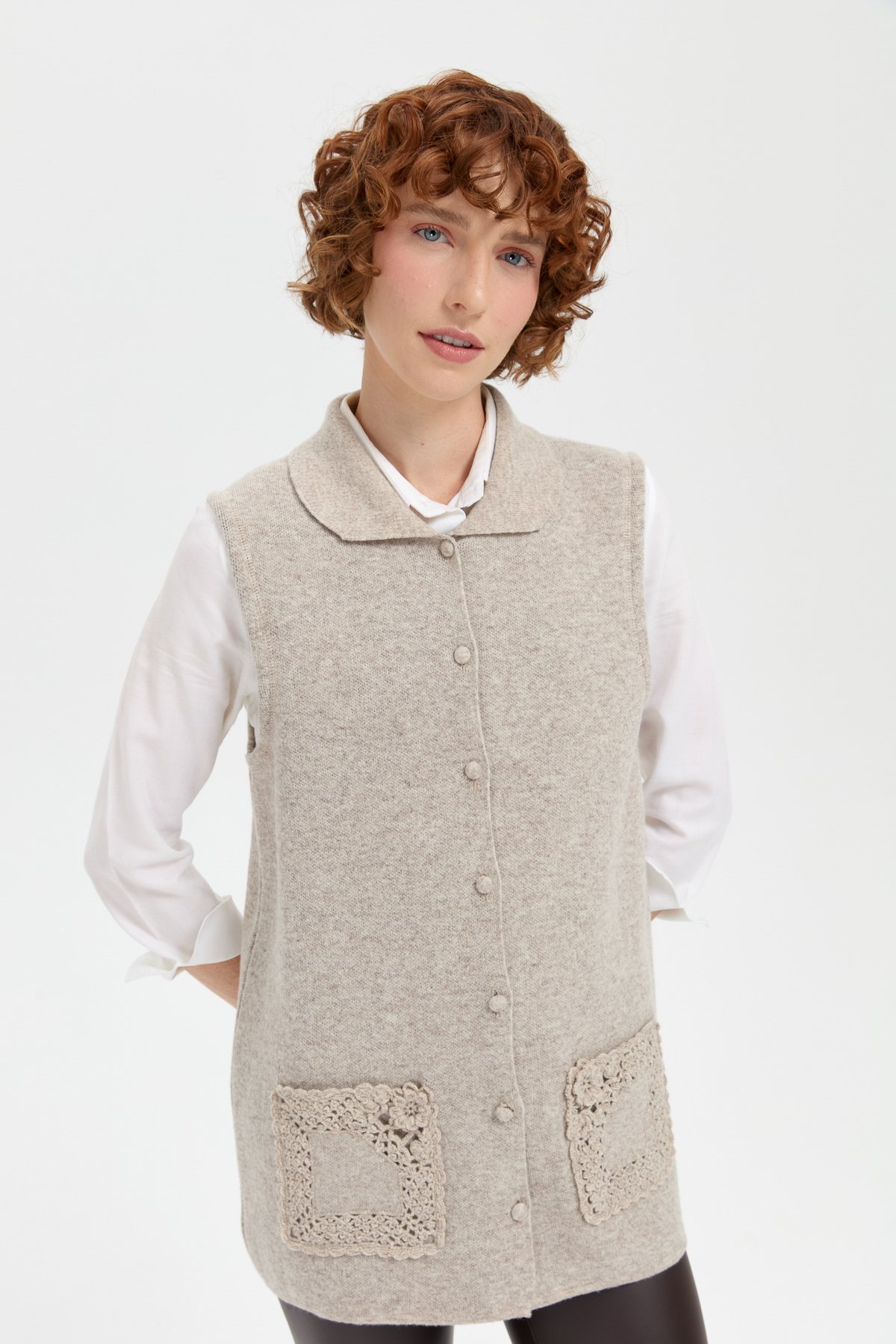 24014Kadın Polo Yaka Düğmeli Kısa Yün Yelek V.Bej