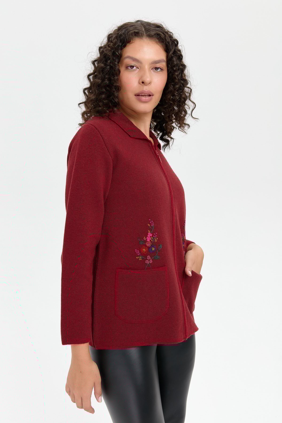 24005Kadın Polo Yaka İşlemeli Kısa Yün Hırka V.Kırmızı