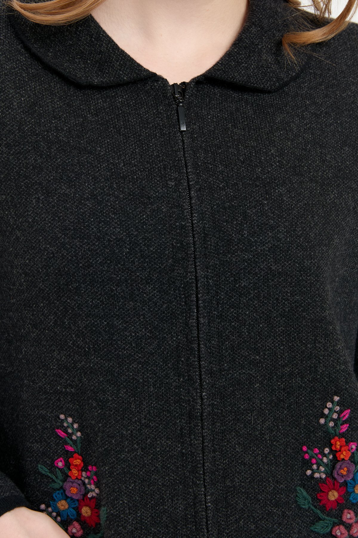 24005Kadın Polo Yaka İşlemeli Kısa Yün Hırka Siyah