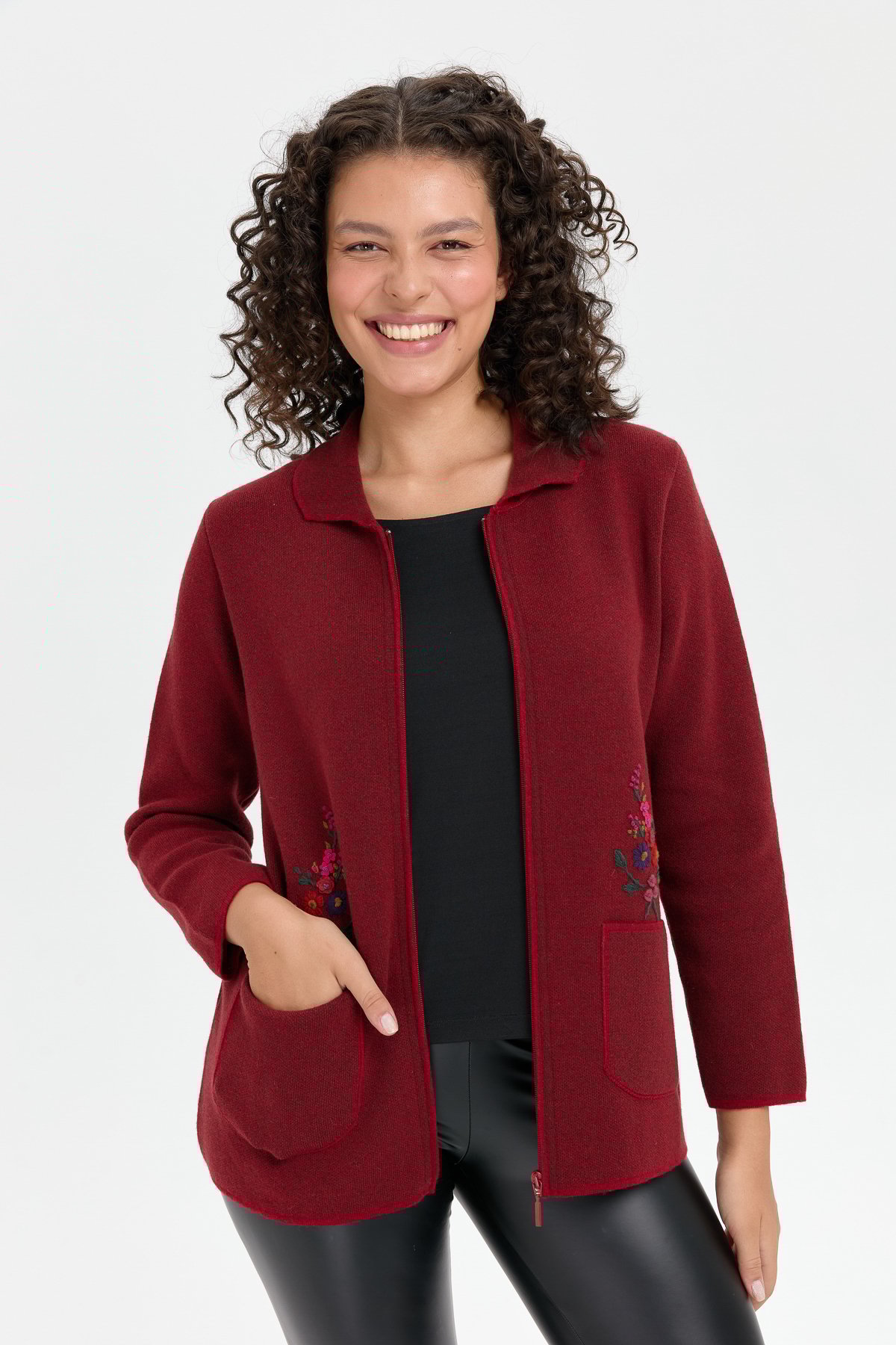 24005Kadın Polo Yaka İşlemeli Kısa Yün Hırka V.Kırmızı