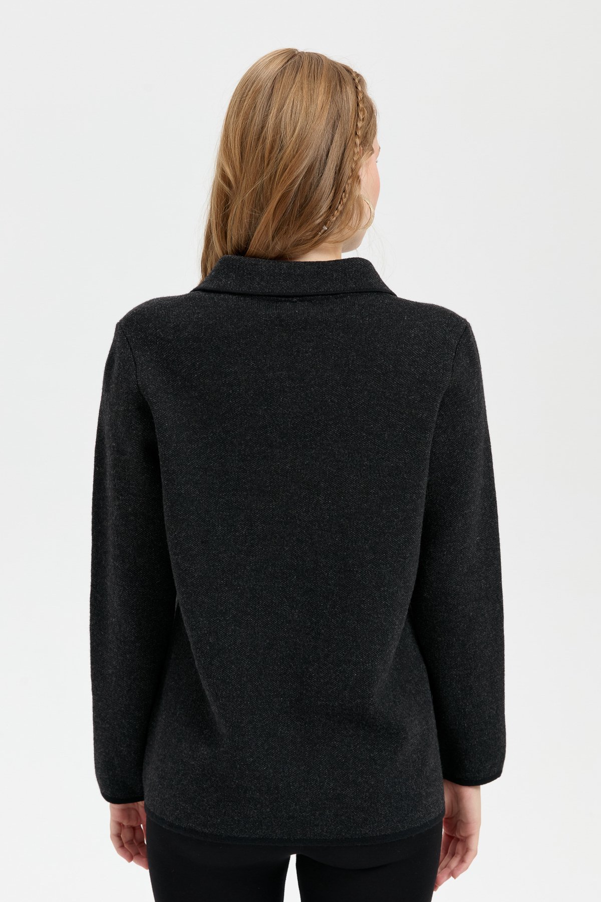 24005Kadın Polo Yaka İşlemeli Kısa Yün Hırka Siyah