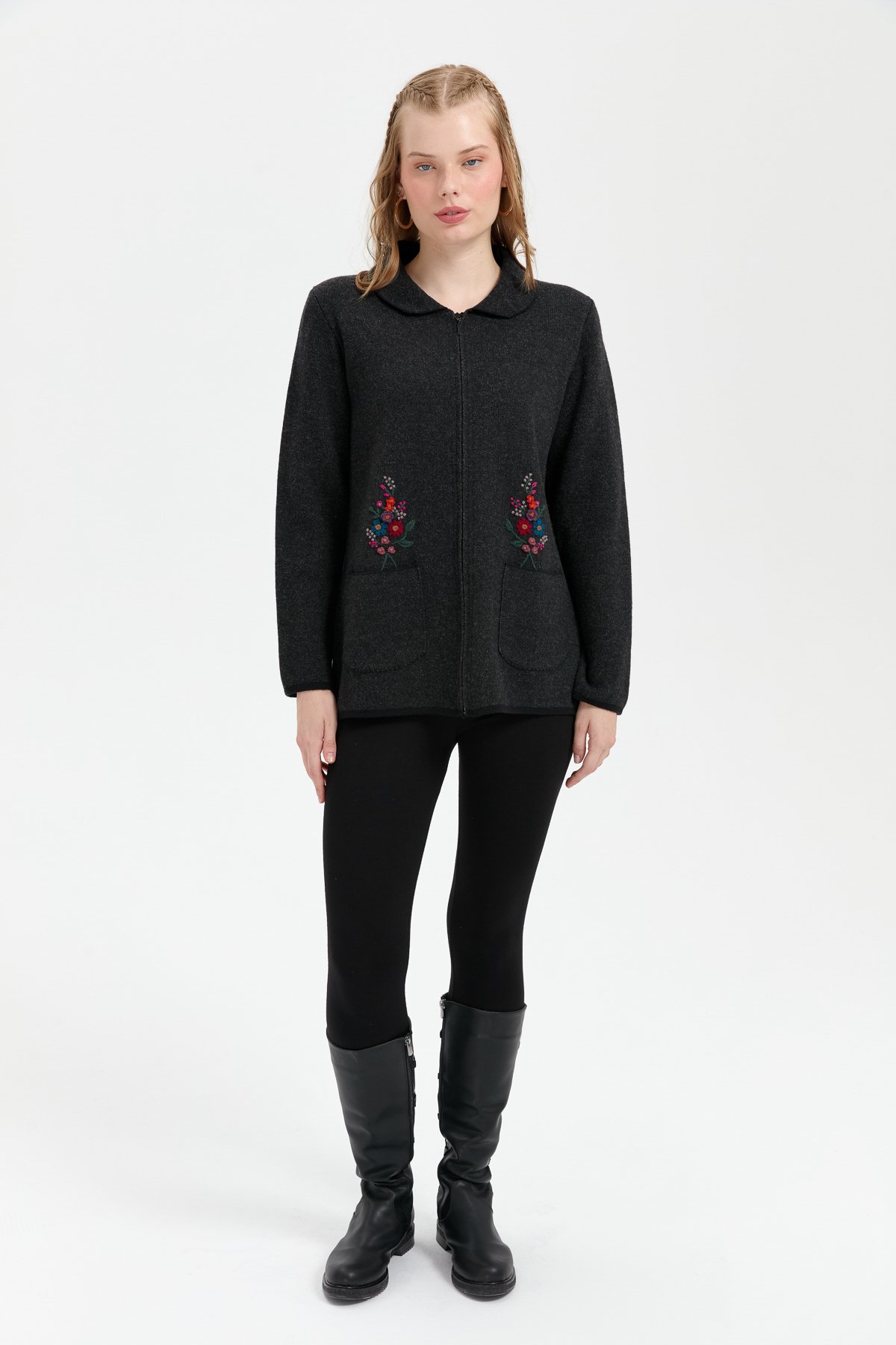 24005Kadın Polo Yaka İşlemeli Kısa Yün Hırka Siyah