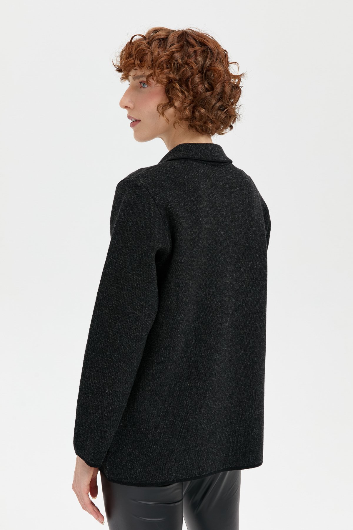 24005Kadın Polo Yaka İşlemeli Kısa Yün Hırka Siyah