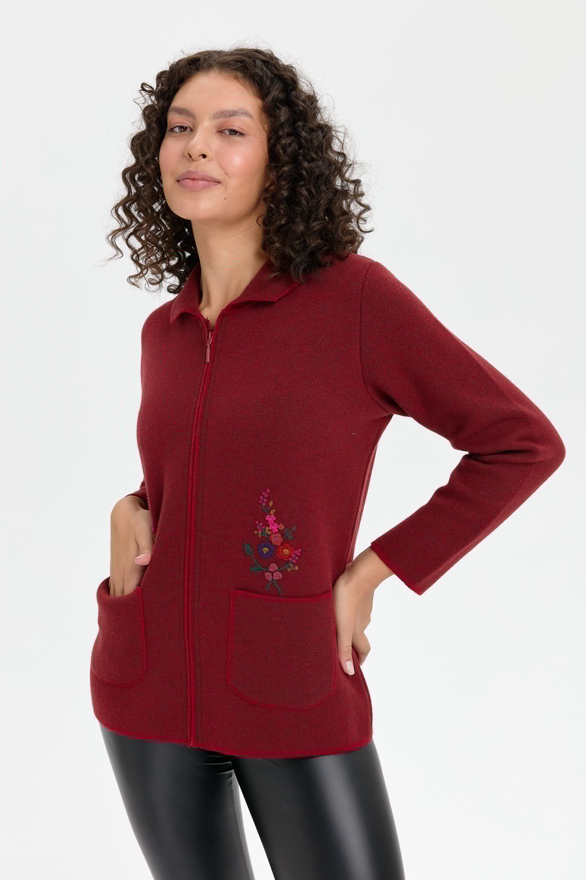 24005Kadın Polo Yaka İşlemeli Kısa Yün Hırka V.Kırmızı