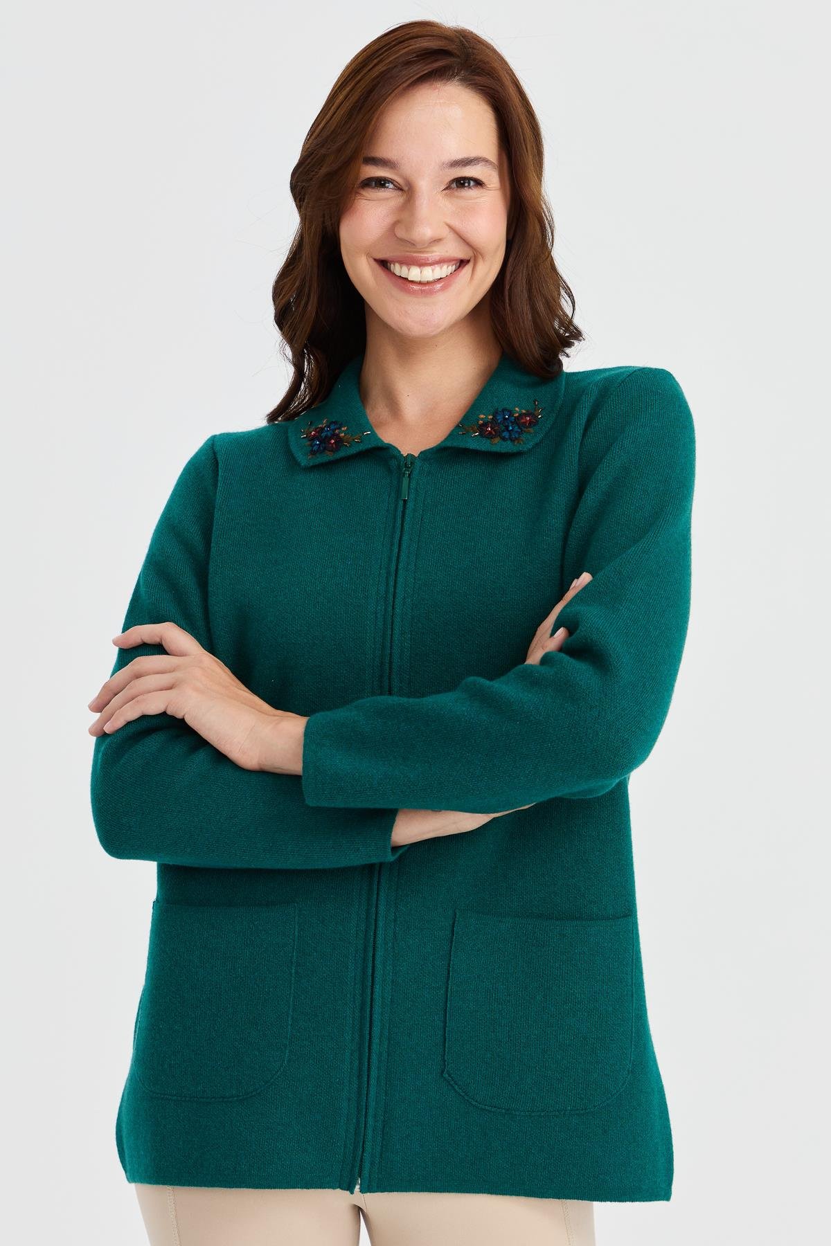 23002Kadın Polo Yaka Kenarı Dantel İşlemeli Yün Ceket K.Ö.başı