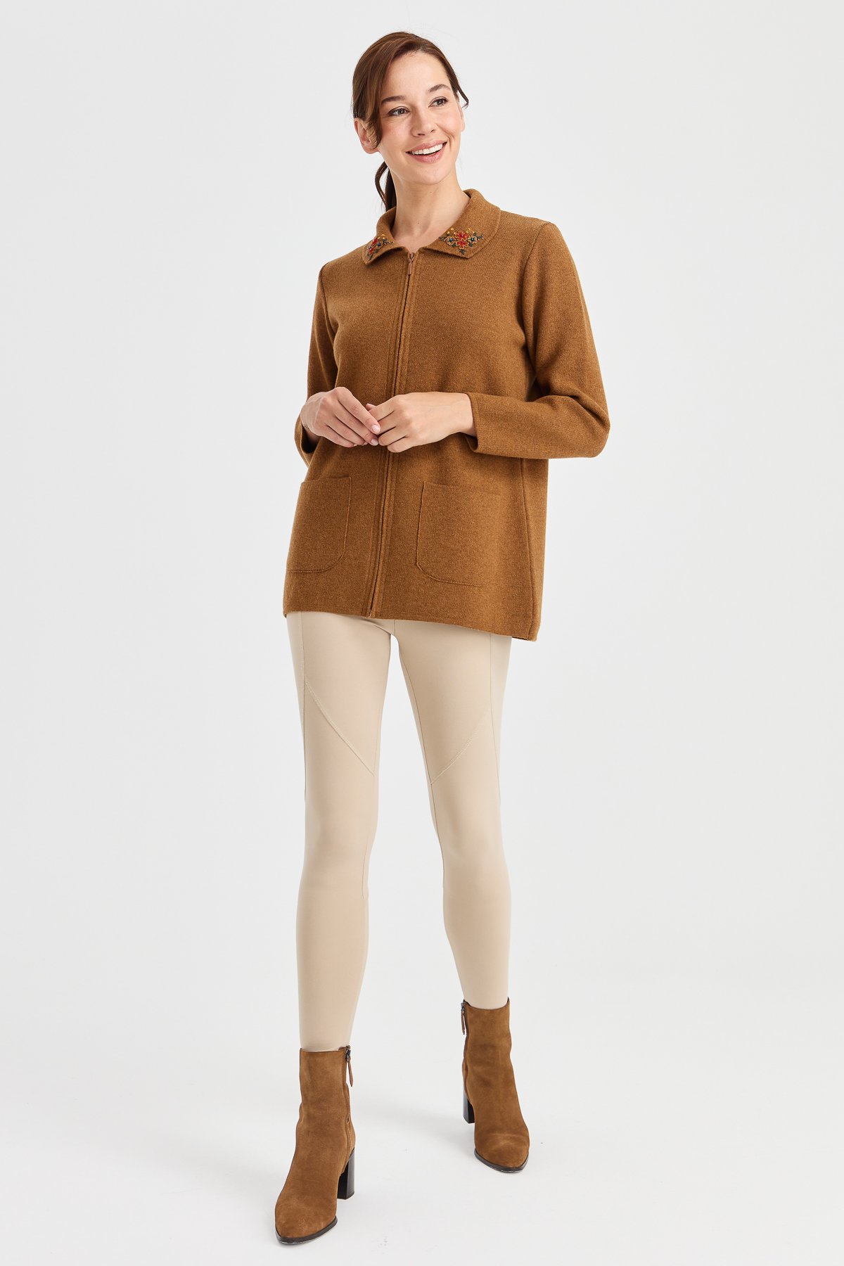 23002Kadın Polo Yaka Kenarı Dantel İşlemeli Yün Ceket K.taba