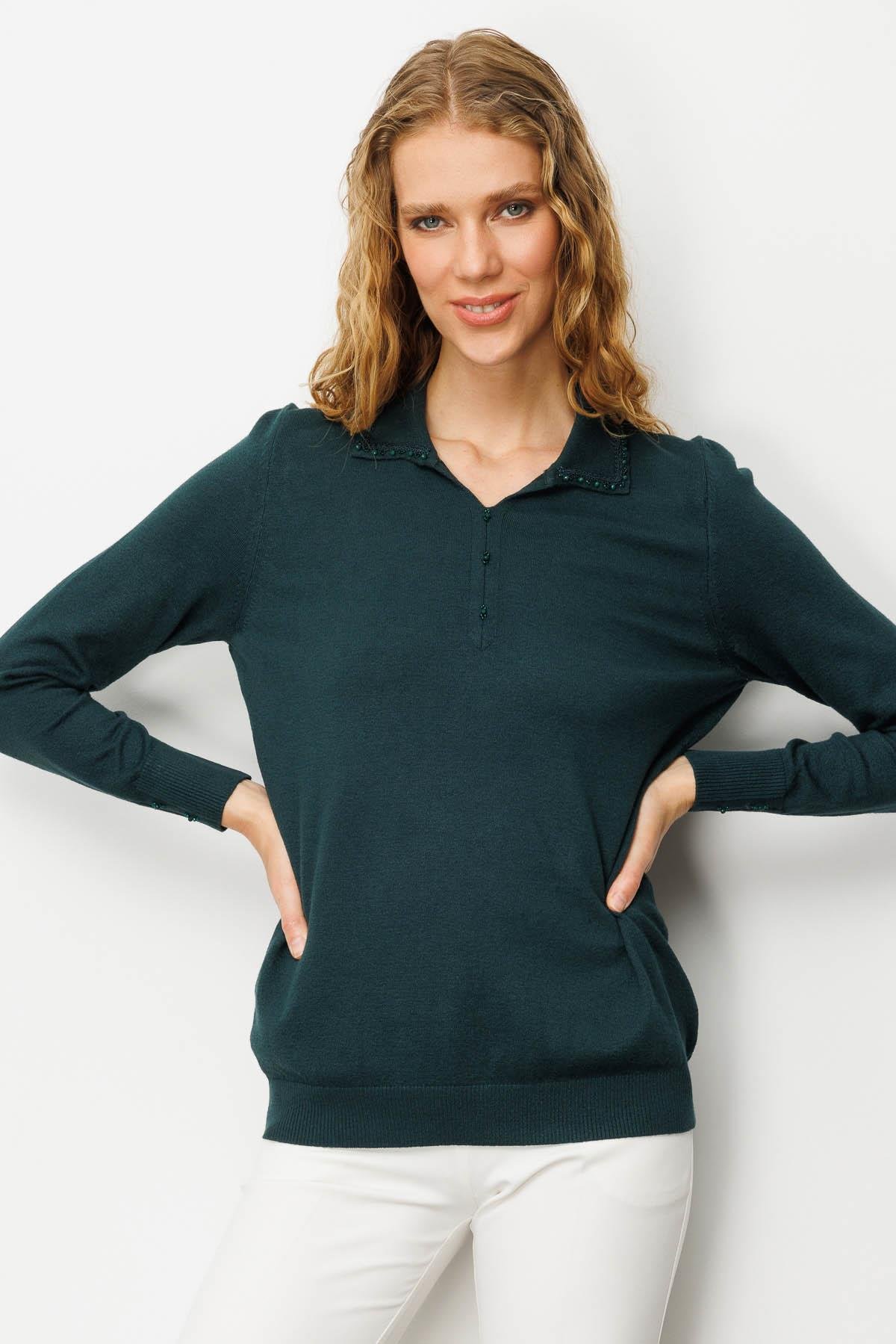 25092Kadın Polo Yaka Nakış İşlemeli Ligralı Bluz Yeşil