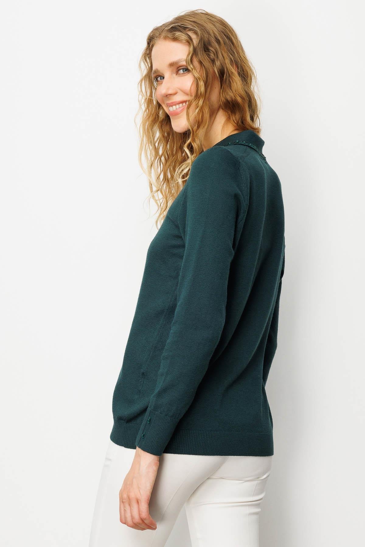 25092Kadın Polo Yaka Nakış İşlemeli Ligralı Bluz Yeşil