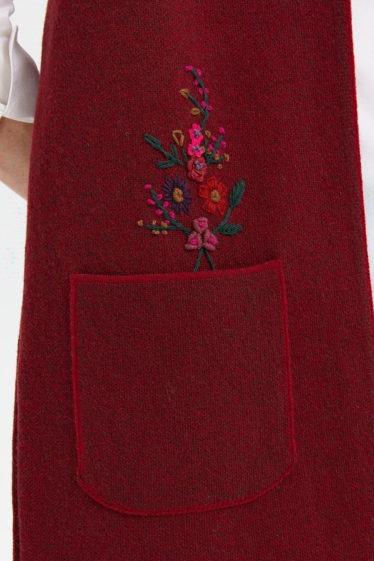 24002Kadın Polo Yaka Önü Açık İşlemeli Uzun Yün Yelek V.Kırmızı