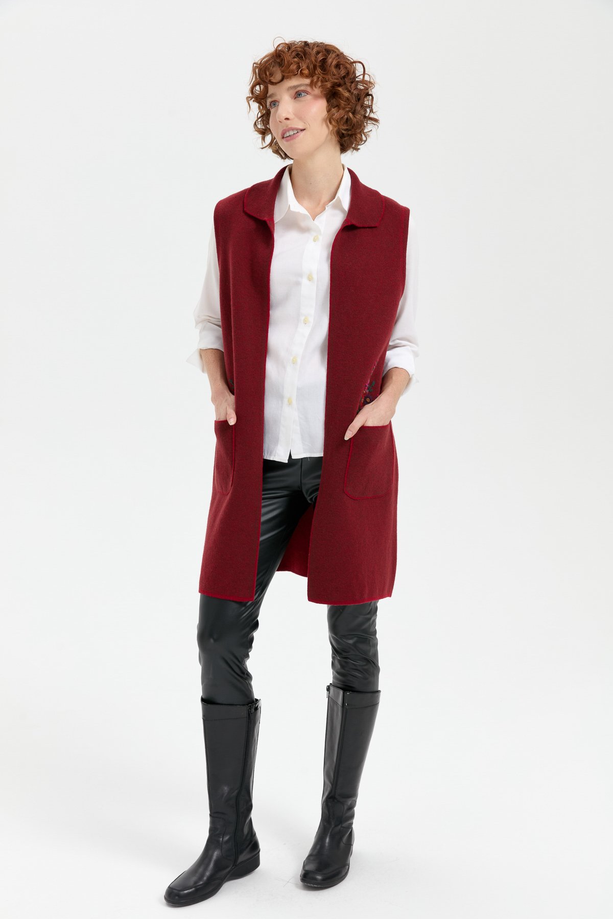 24002Kadın Polo Yaka Önü Açık İşlemeli Uzun Yün Yelek V.Kırmızı