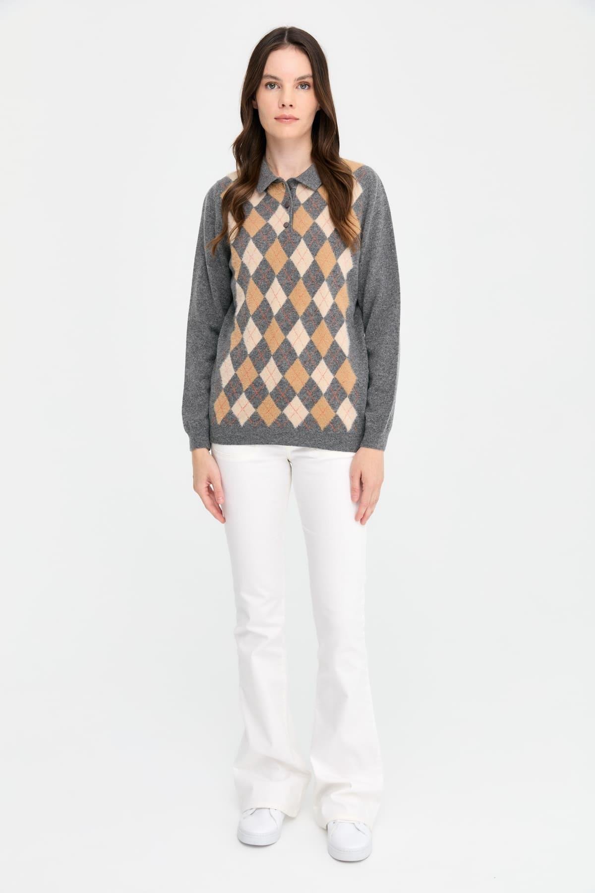 24037Kadın Polo Yaka Önü Baklavalı Yün Kazak Füme