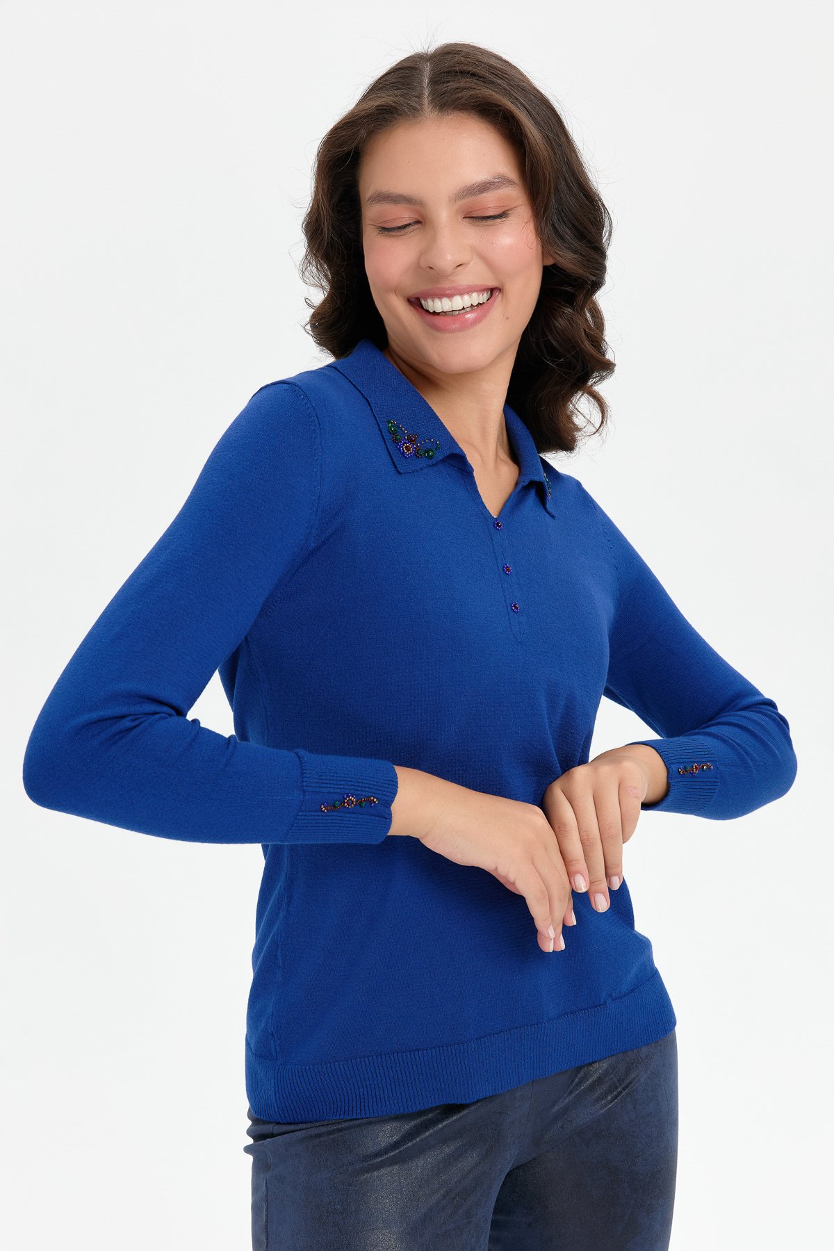 24092Kadın Polo Yaka Yakası İşlemeli Kazak K.Saks