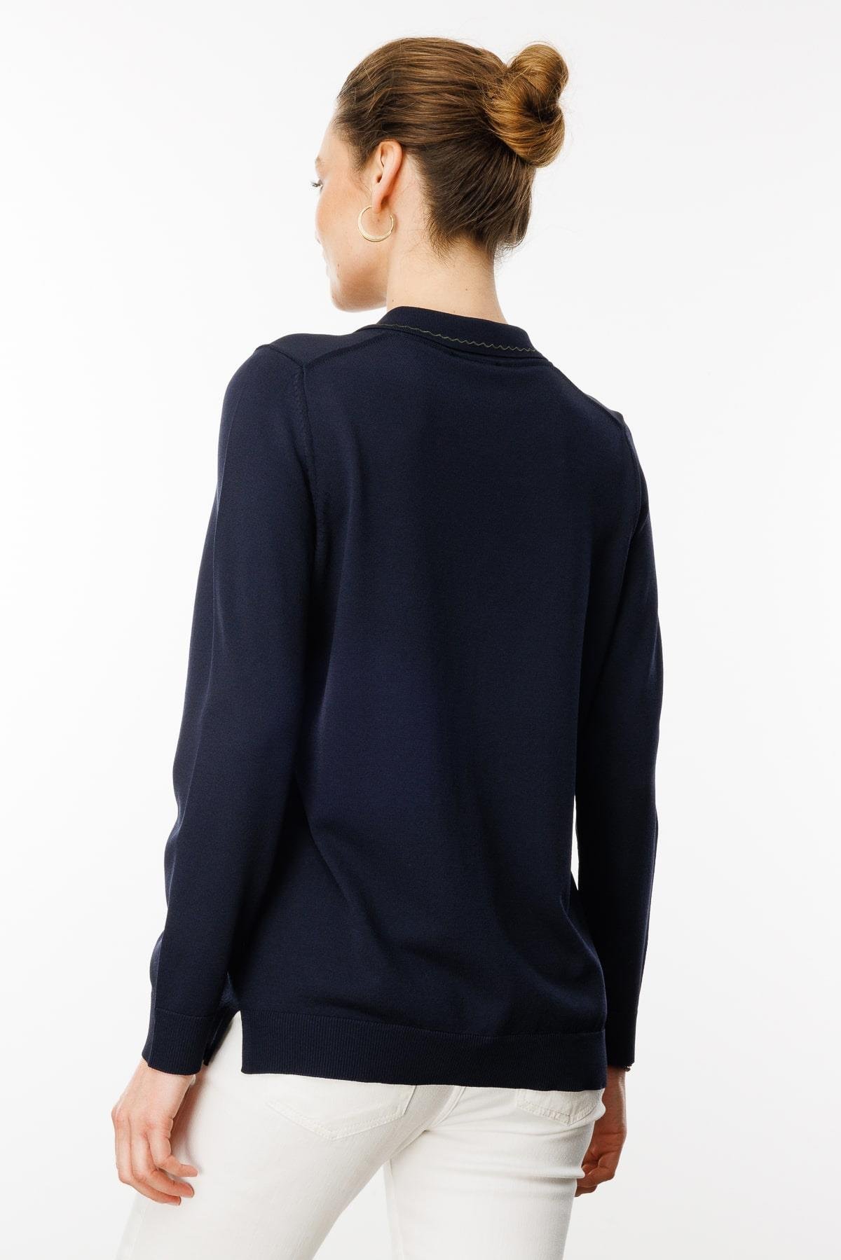 25359Kadın Polo Yaka Yakası Nakışlı Bluz Lacivert