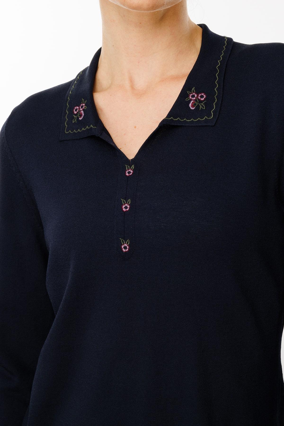 25359Kadın Polo Yaka Yakası Nakışlı Bluz Lacivert