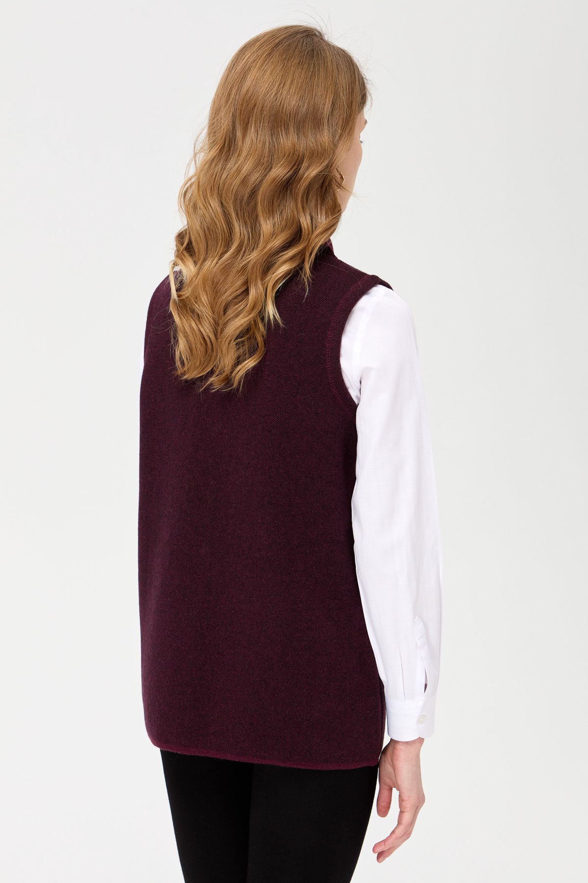 22228Kadın Polo Yaka Yakası ve Cebi Tığlamalı Yün Yelek K.Mürdüm