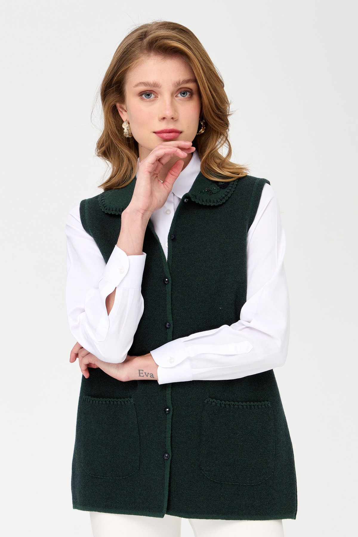 22228Kadın Polo Yaka Yakası ve Cebi Tığlamalı Yün Yelek Yeşil