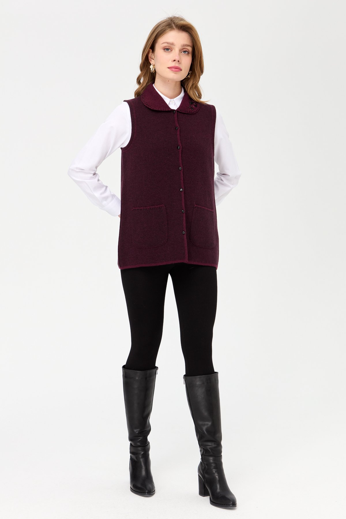 22228Kadın Polo Yaka Yakası ve Cebi Tığlamalı Yün Yelek K.Mürdüm