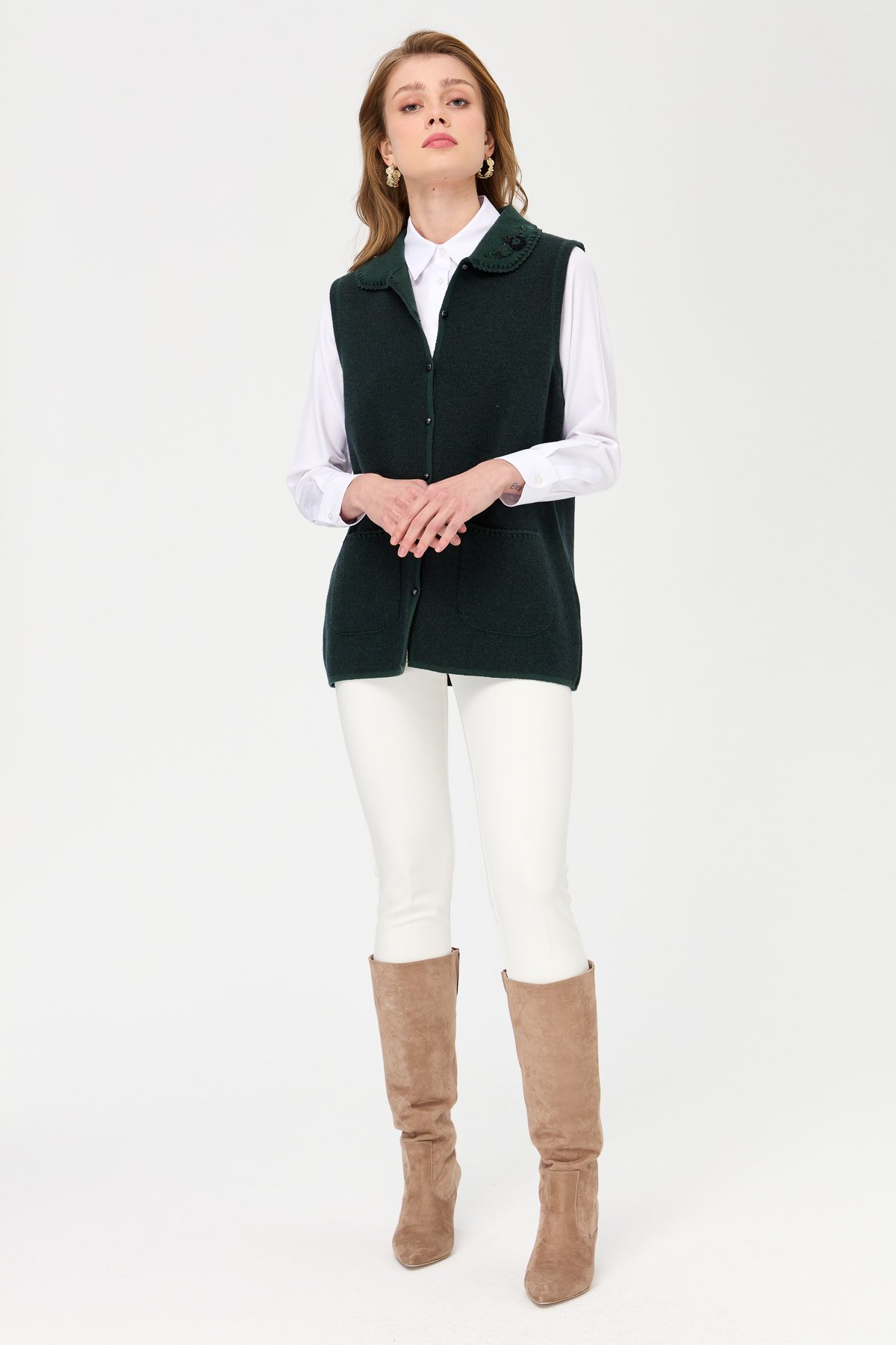 22228Kadın Polo Yaka Yakası ve Cebi Tığlamalı Yün Yelek Yeşil