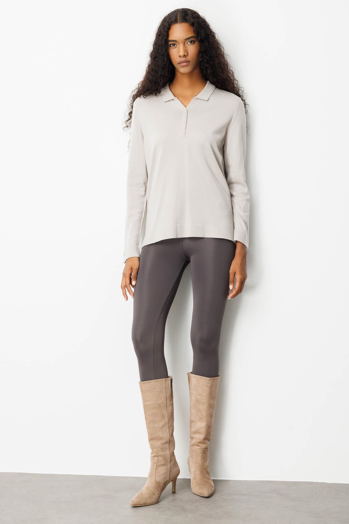 25391Kadın Polo Yaka Yakası ve Kolu Düğmeli Bluz Vizon