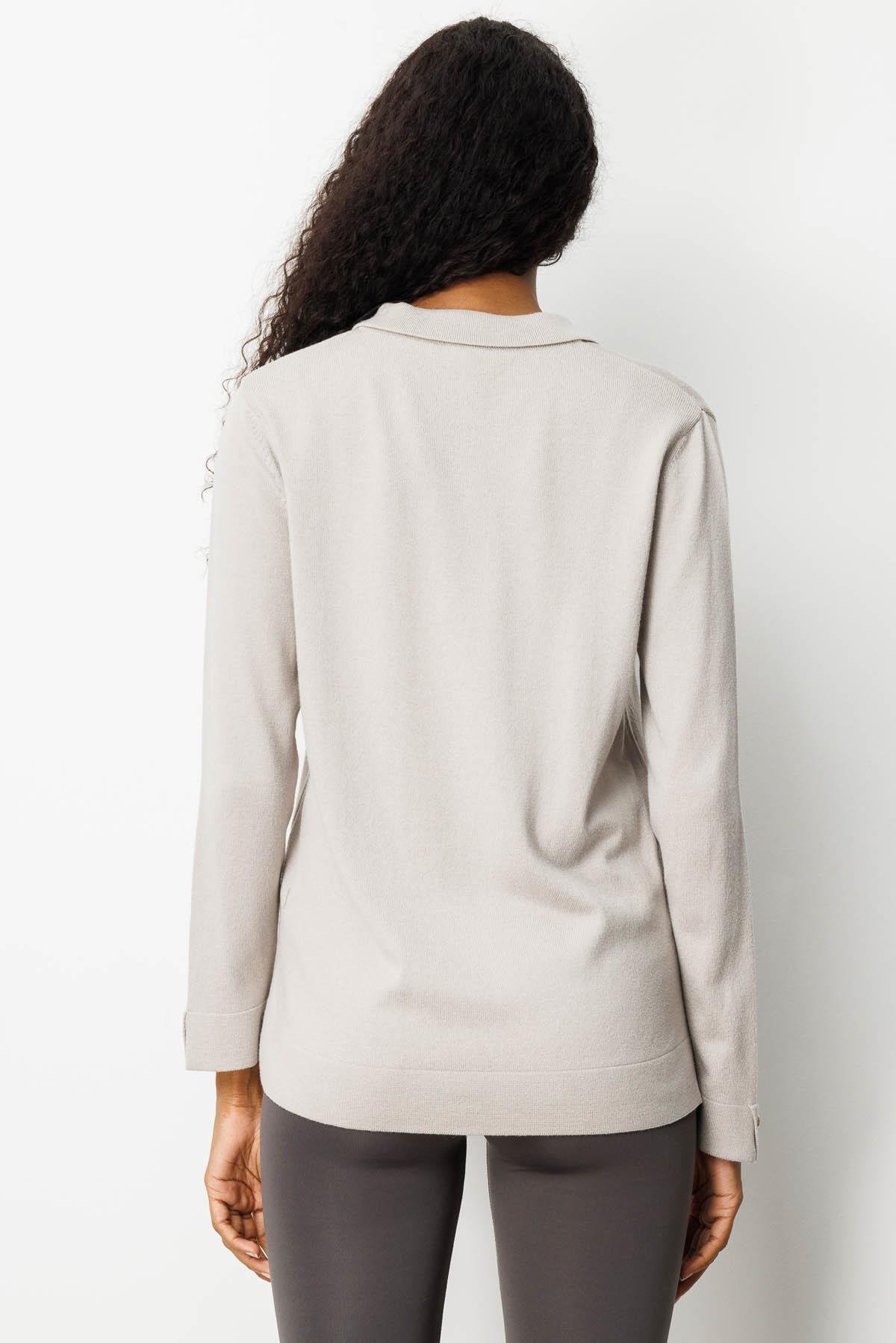 25391Kadın Polo Yaka Yakası ve Kolu Düğmeli Bluz Vizon