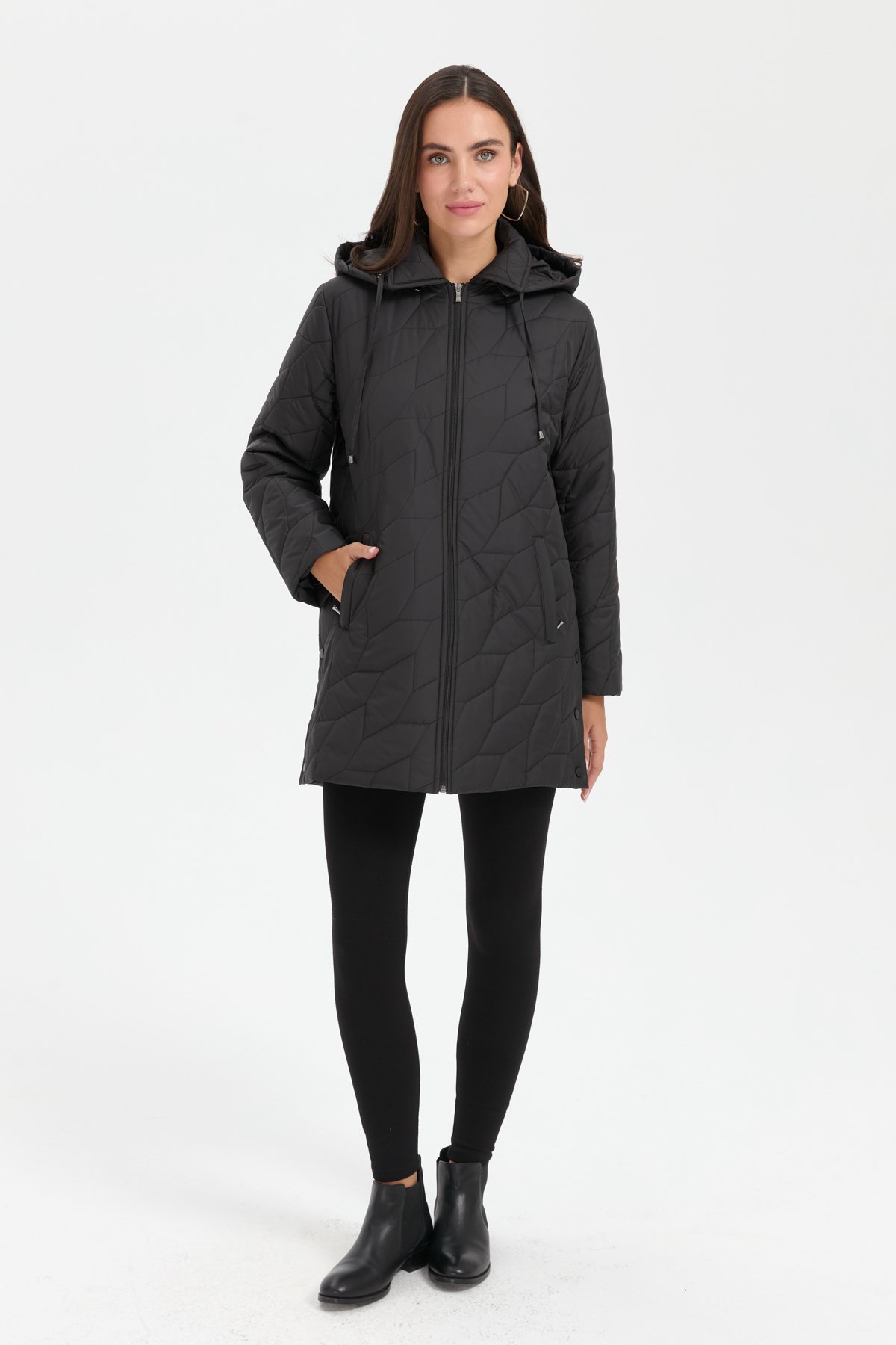 24419Kadın Polo Yaka Yanları Çıtçıtlı Yaprak Desenli Araboy Kapitone Kaban Siyah