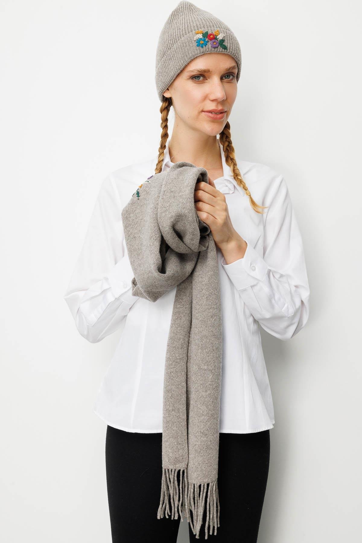 25070Kadın Rokoko Nakış İşlemeli Yün Bere Vizon